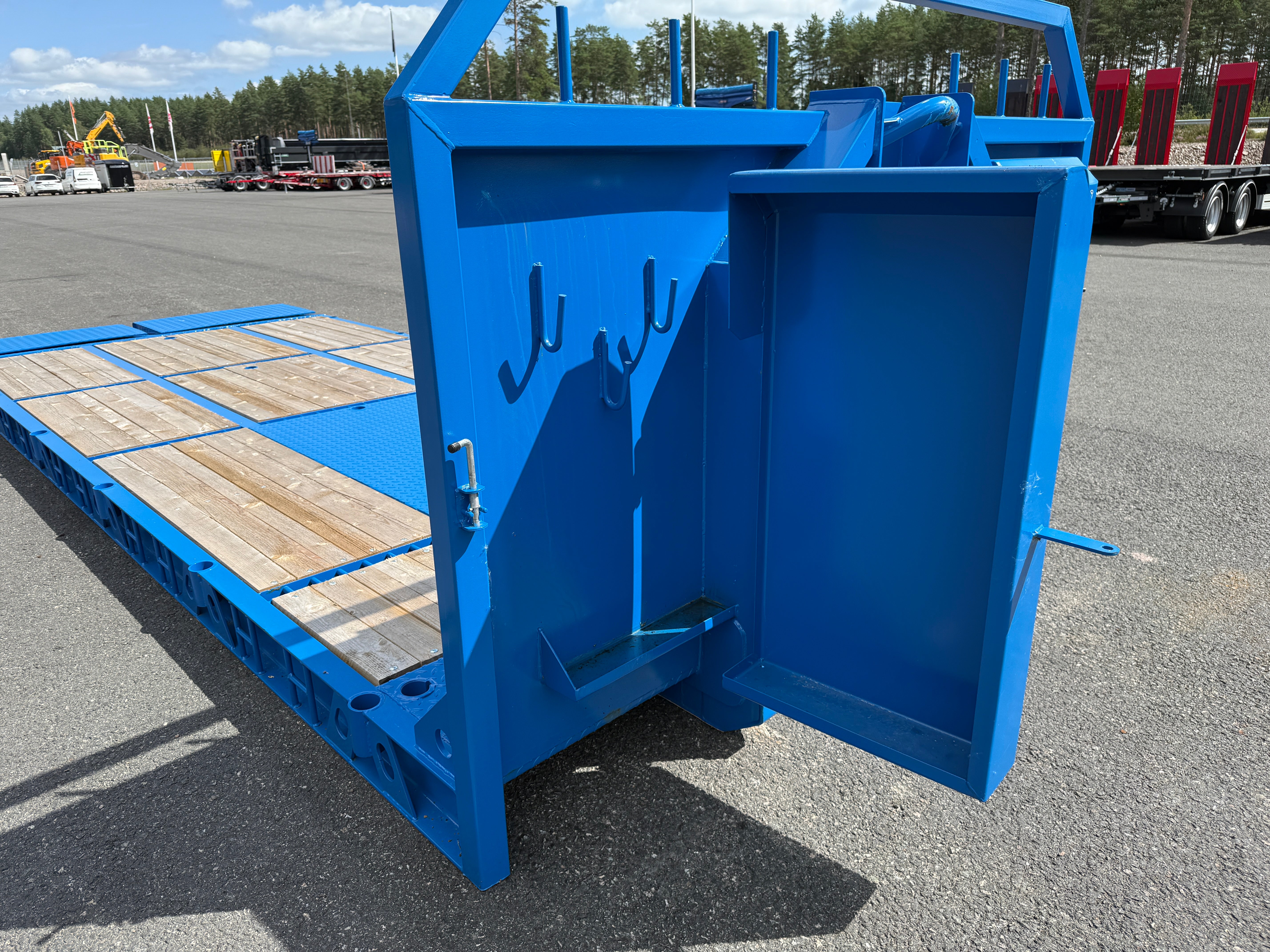 Maskinflak med stegar och sandwich ramp