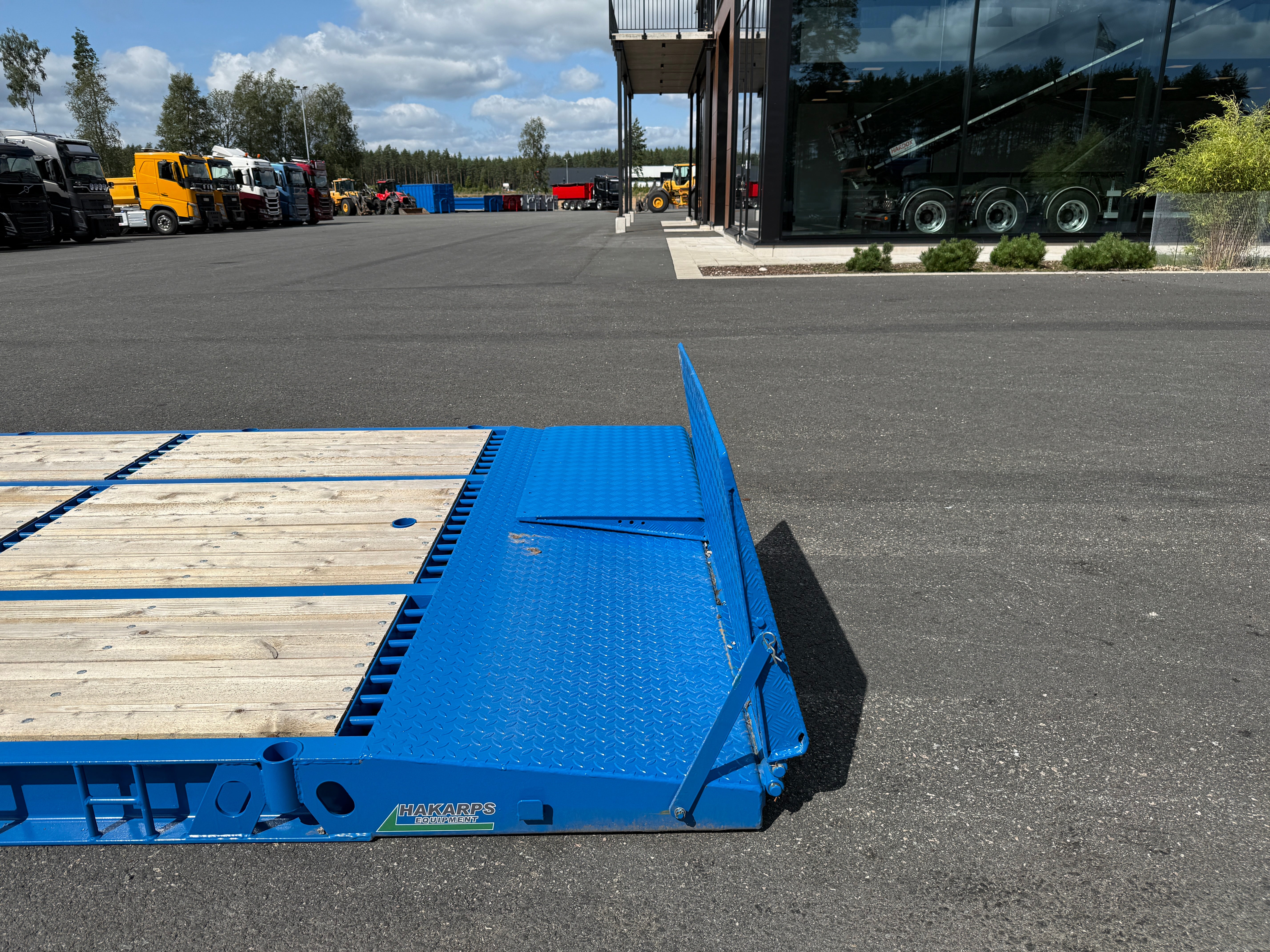 Maskinflak med stegar och sandwich ramp