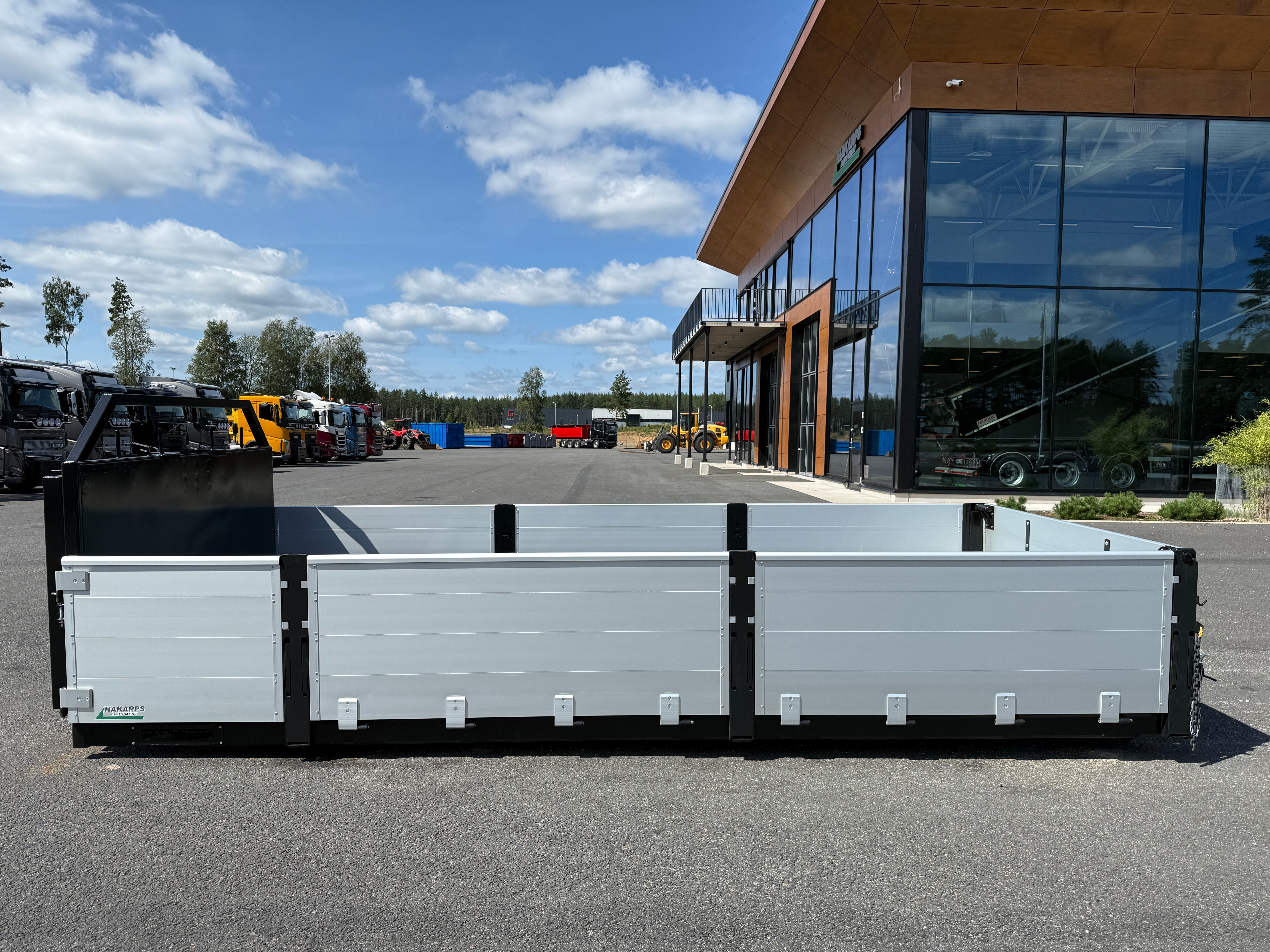 Lastväxlarflak med aluminiumlämmar grusförstärkt 5.600mm