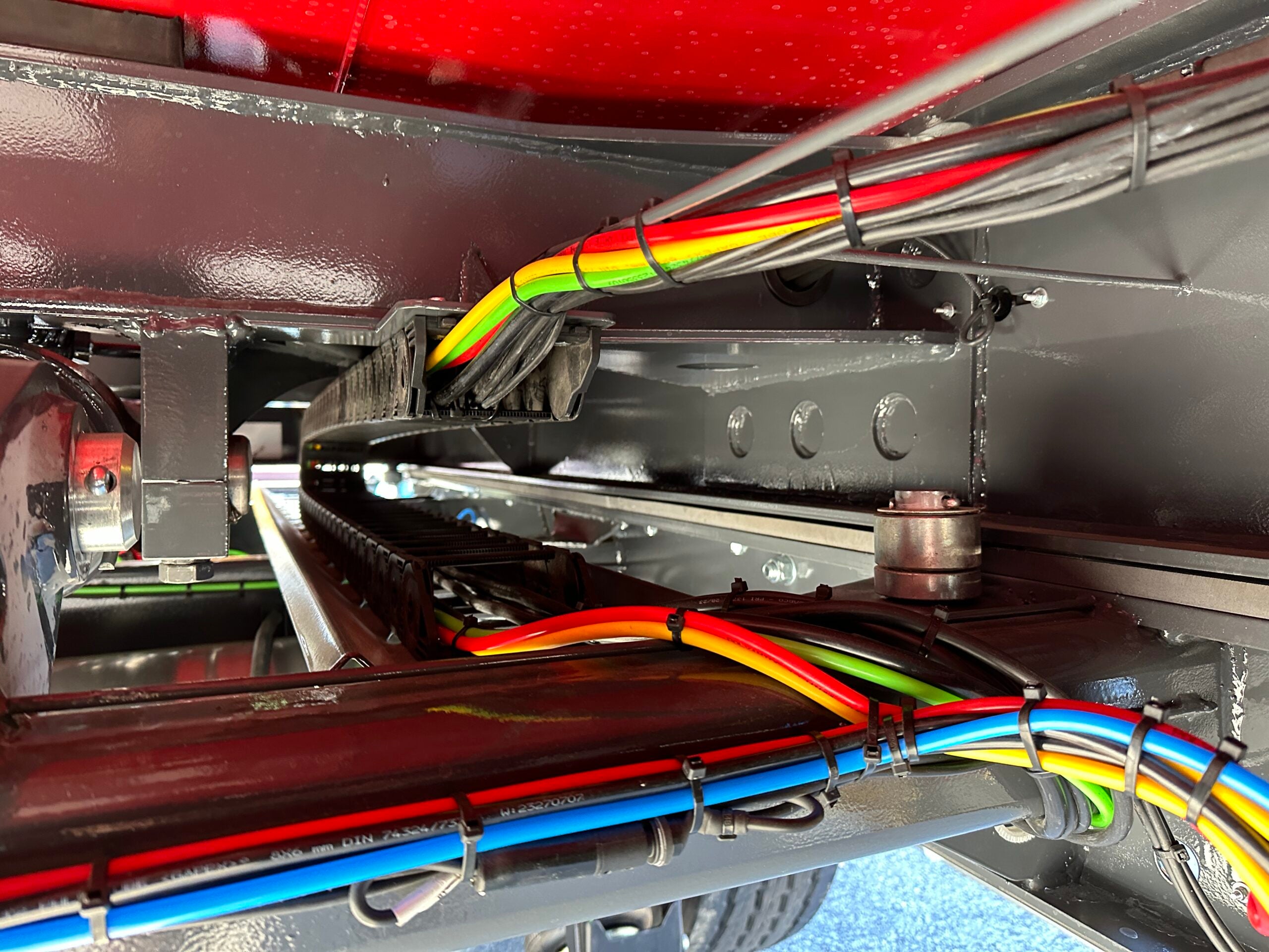 3 axlad ROJO - Tipptrailer med skjutbar trippel