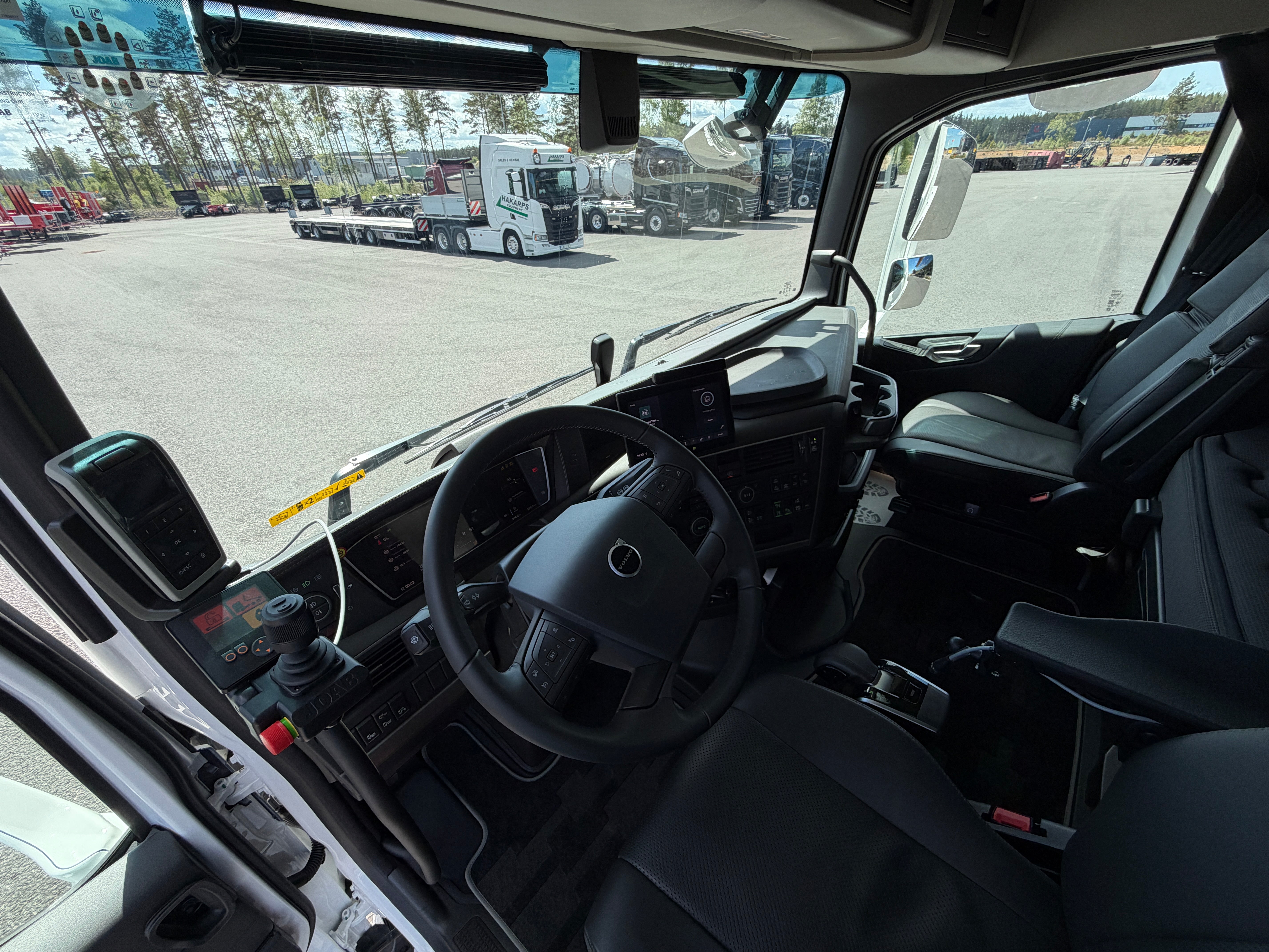 Volvo FH13 540 Tridem lastväxlare fullt plogutrustad JOAB 27 tons