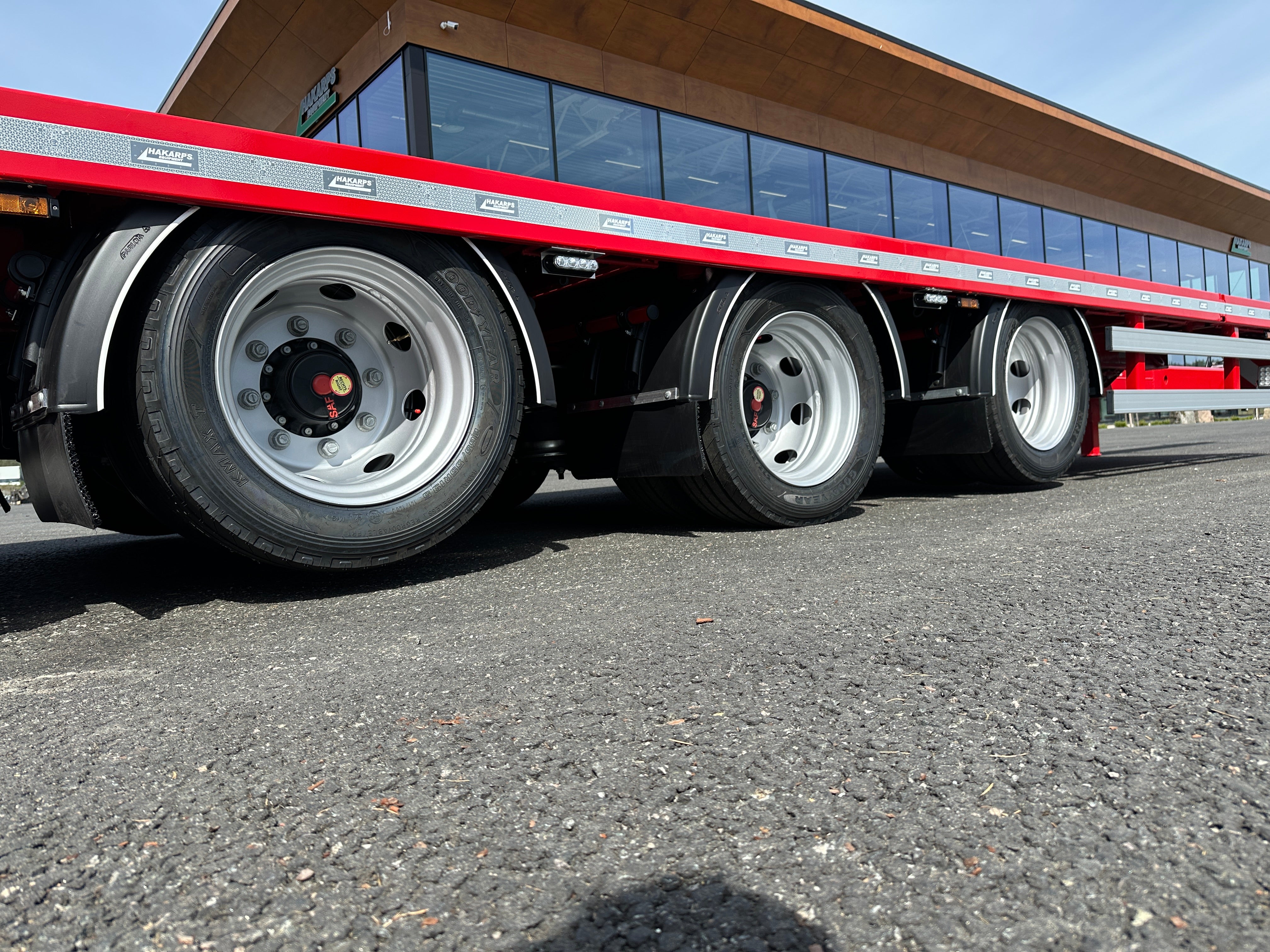 3 axlad 24 tons bodkärra 880mm lasthöjd