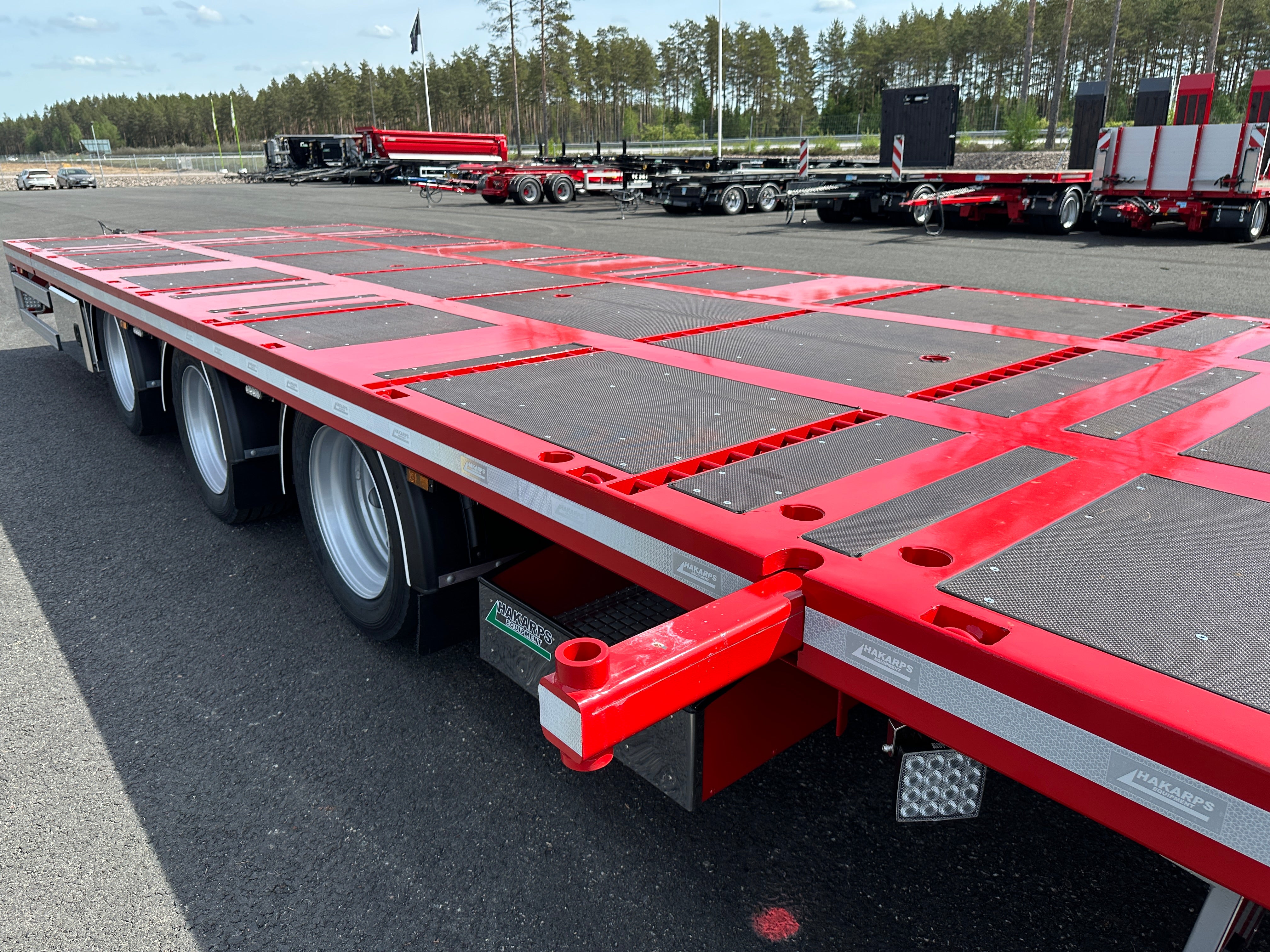 3 axlad 24 tons bodkärra 880mm lasthöjd