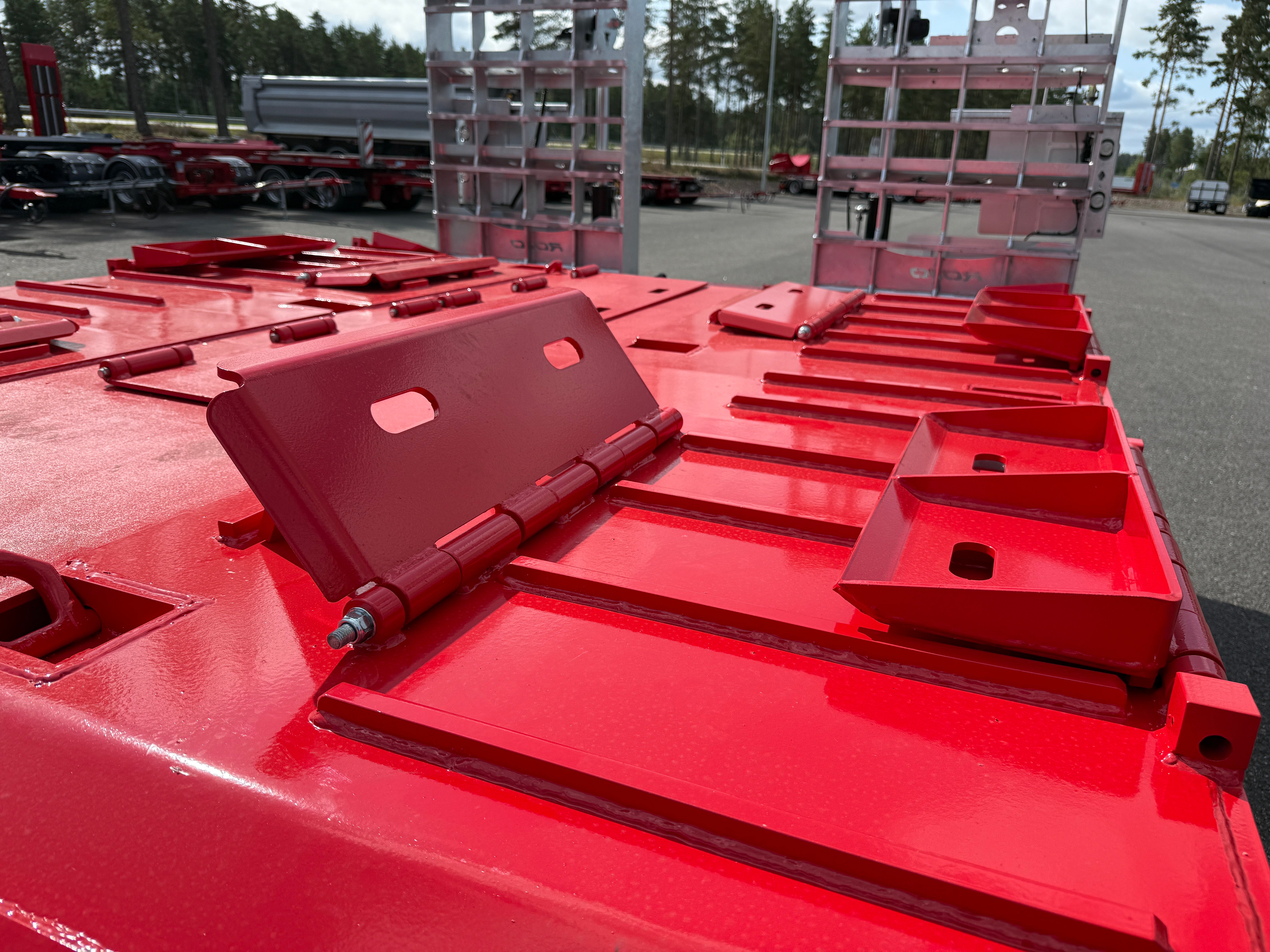 3 axlad ROJO skogsmaskinstrailer avbröstningsbar svanhals + trumbon