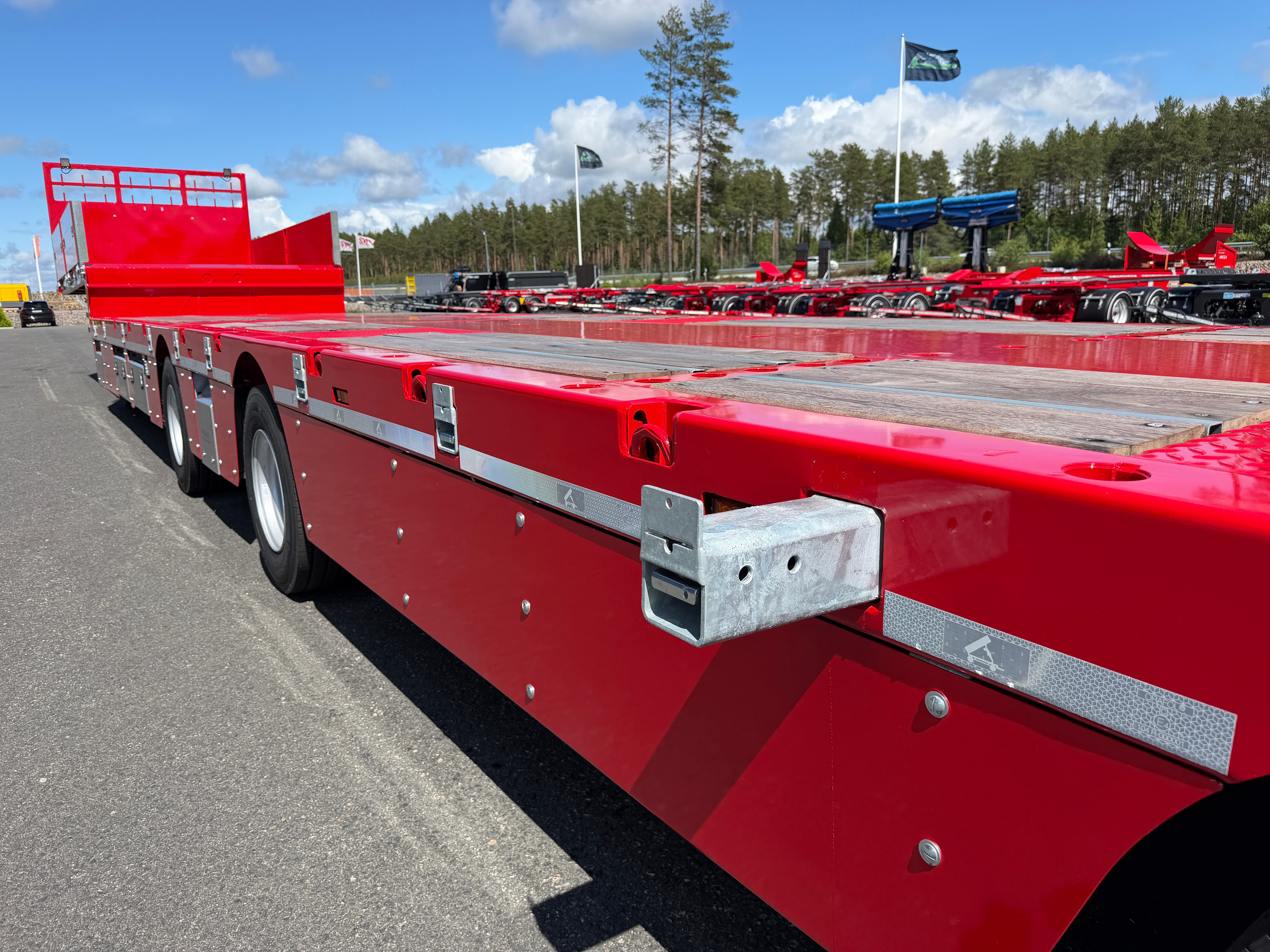 Langendorf 4 axlad 18,4m jumbotrailer med VSE styrning