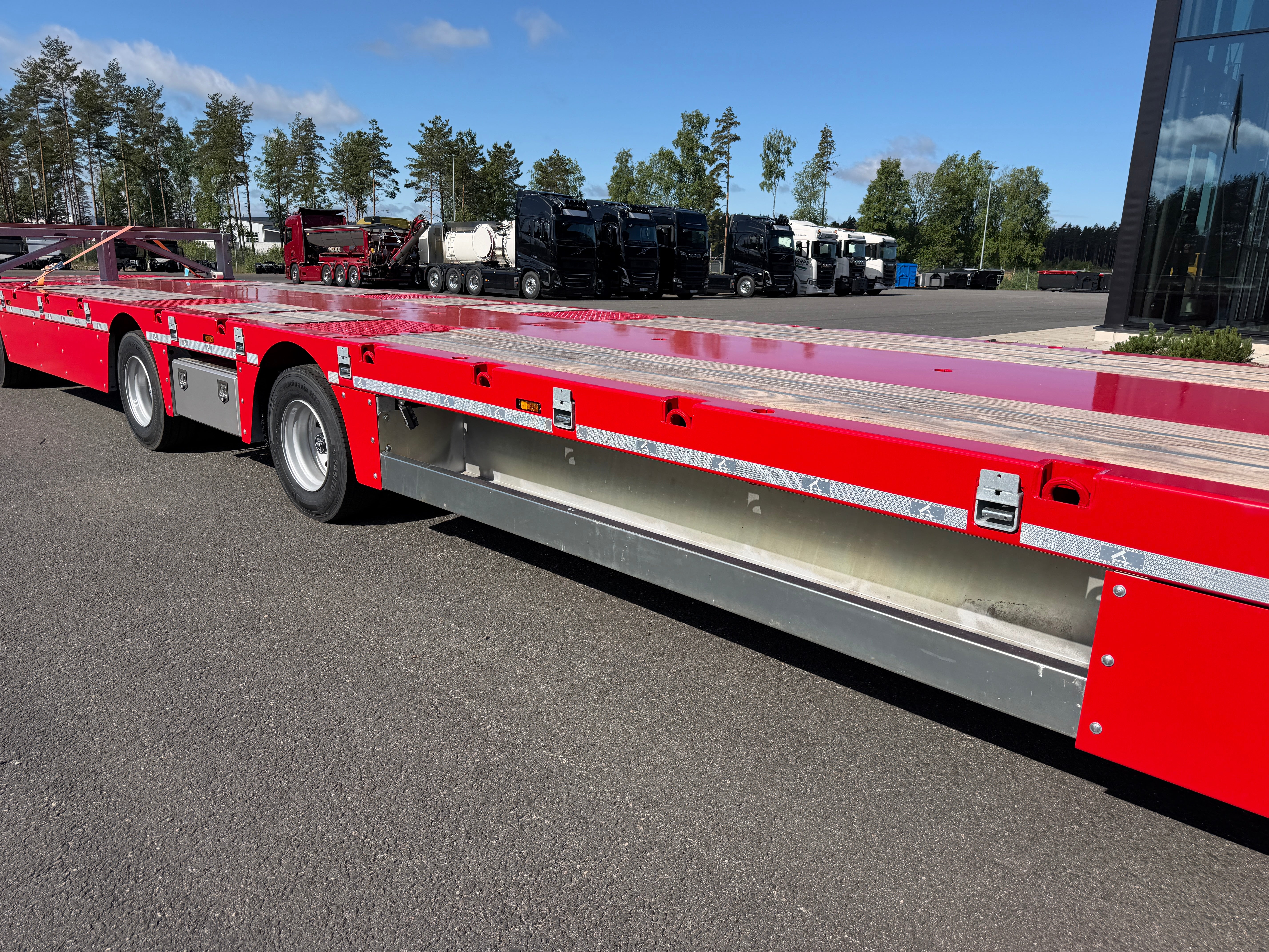 Langendorf 4 axlad 18,4m jumbotrailer med VSE styrning