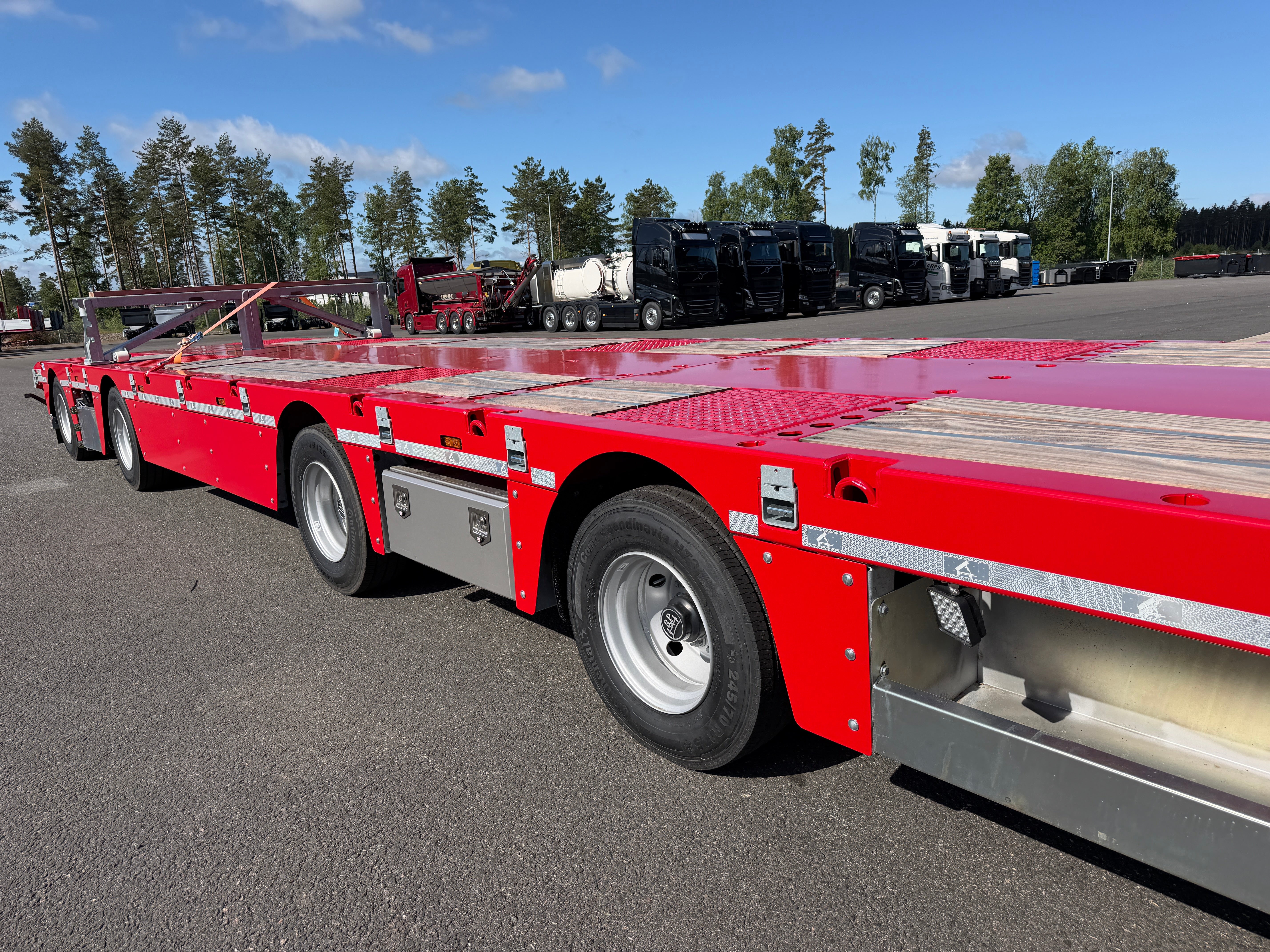 Langendorf 4 axlad 18,4m jumbotrailer med VSE styrning