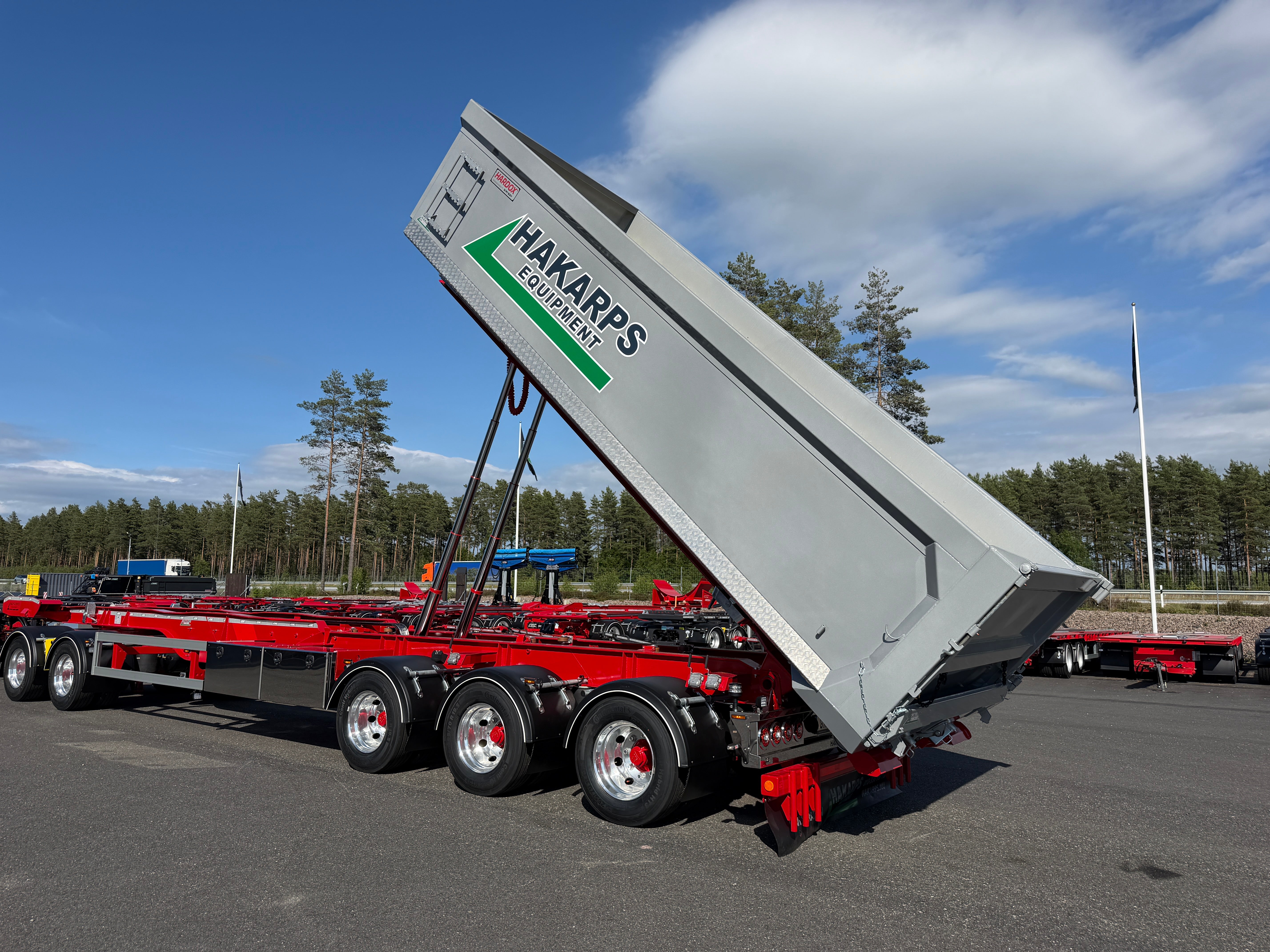 5 axlad 42 tons lastväxlarvagn 2 flak med skjutkolv + tipp