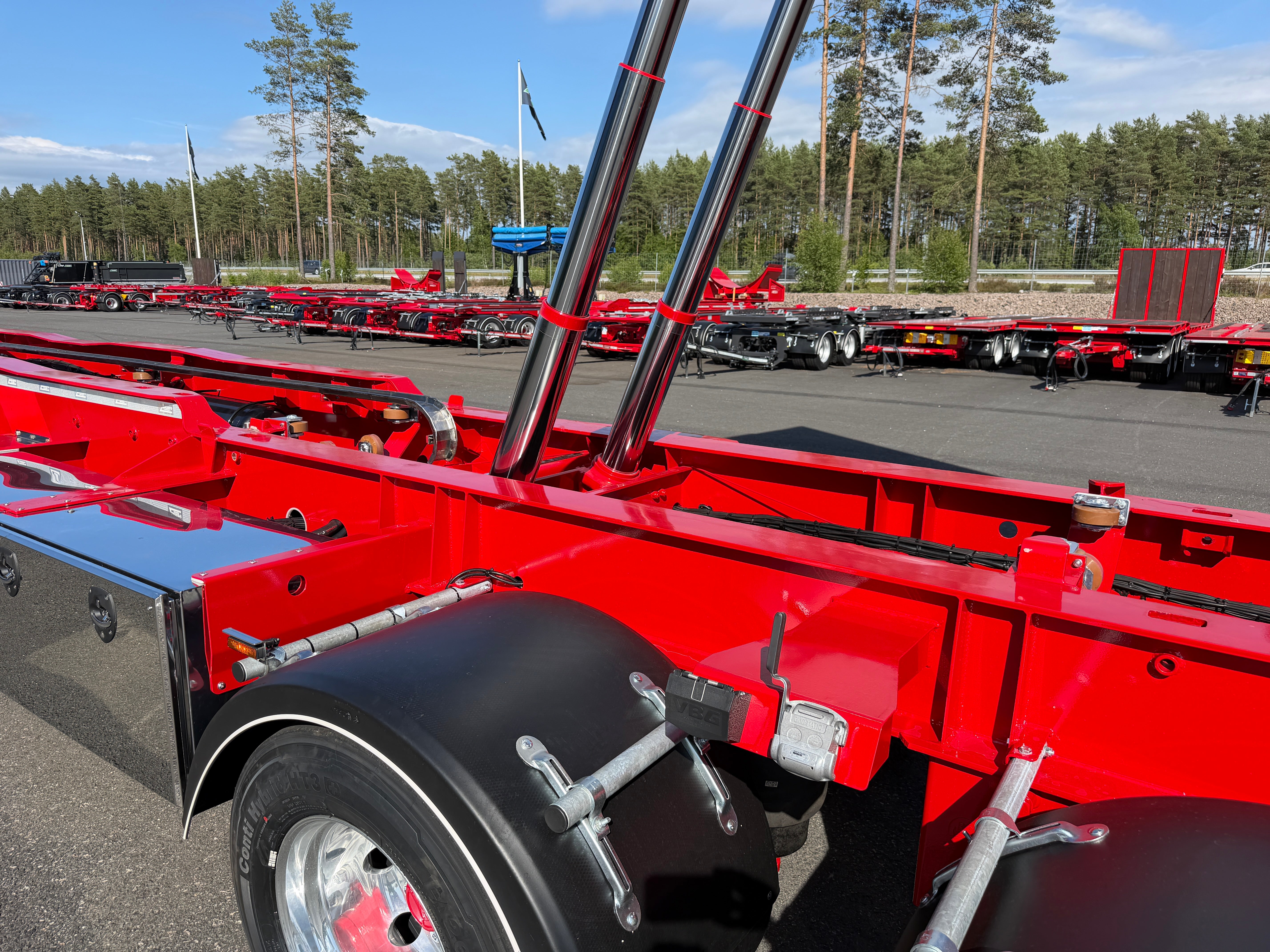 5 axlad 42 tons lastväxlarvagn 2 flak med skjutkolv + tipp