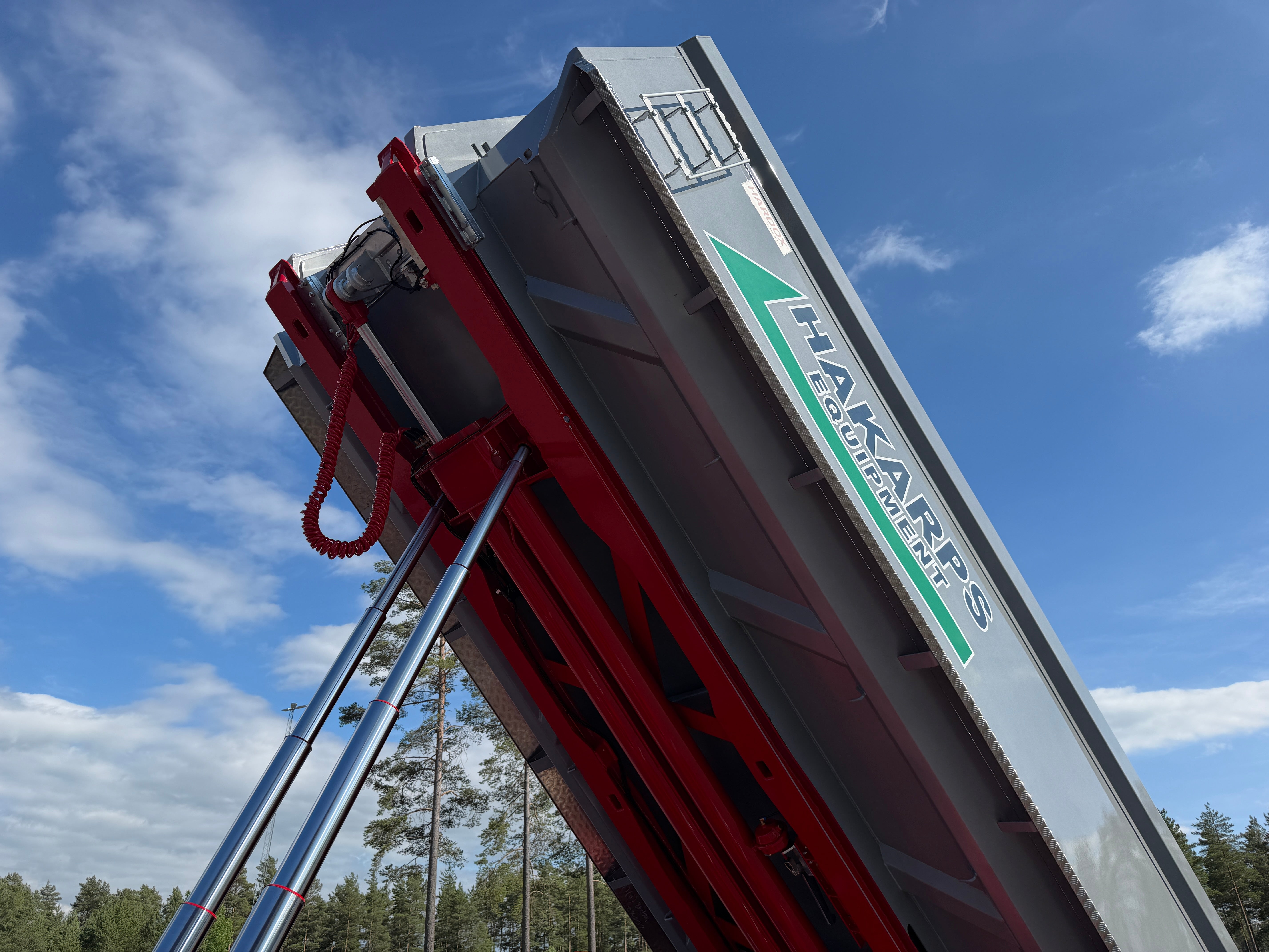5 axlad 42 tons lastväxlarvagn 2 flak med skjutkolv + tipp