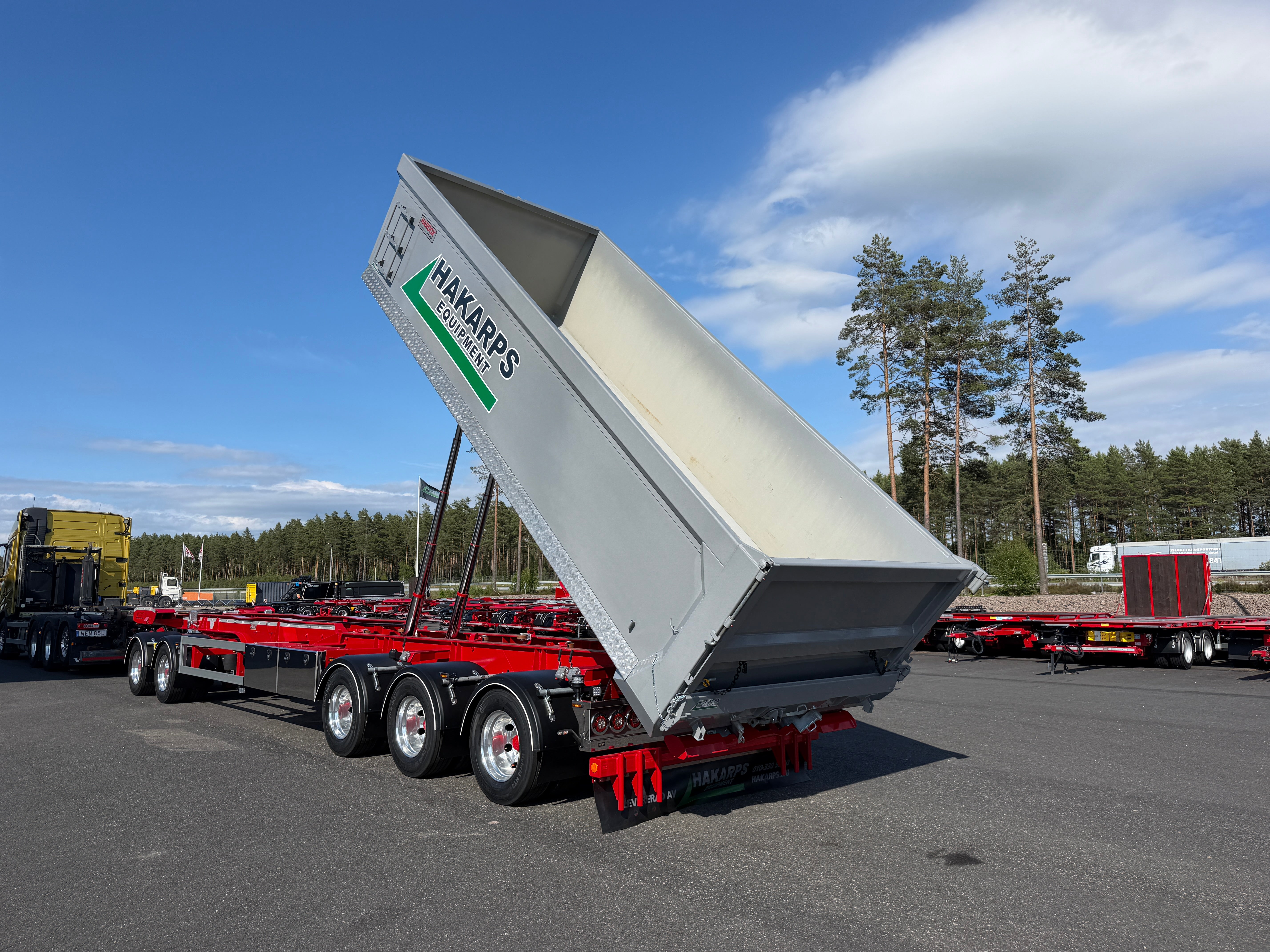 5 axlad 42 tons lastväxlarvagn 2 flak med skjutkolv + tipp