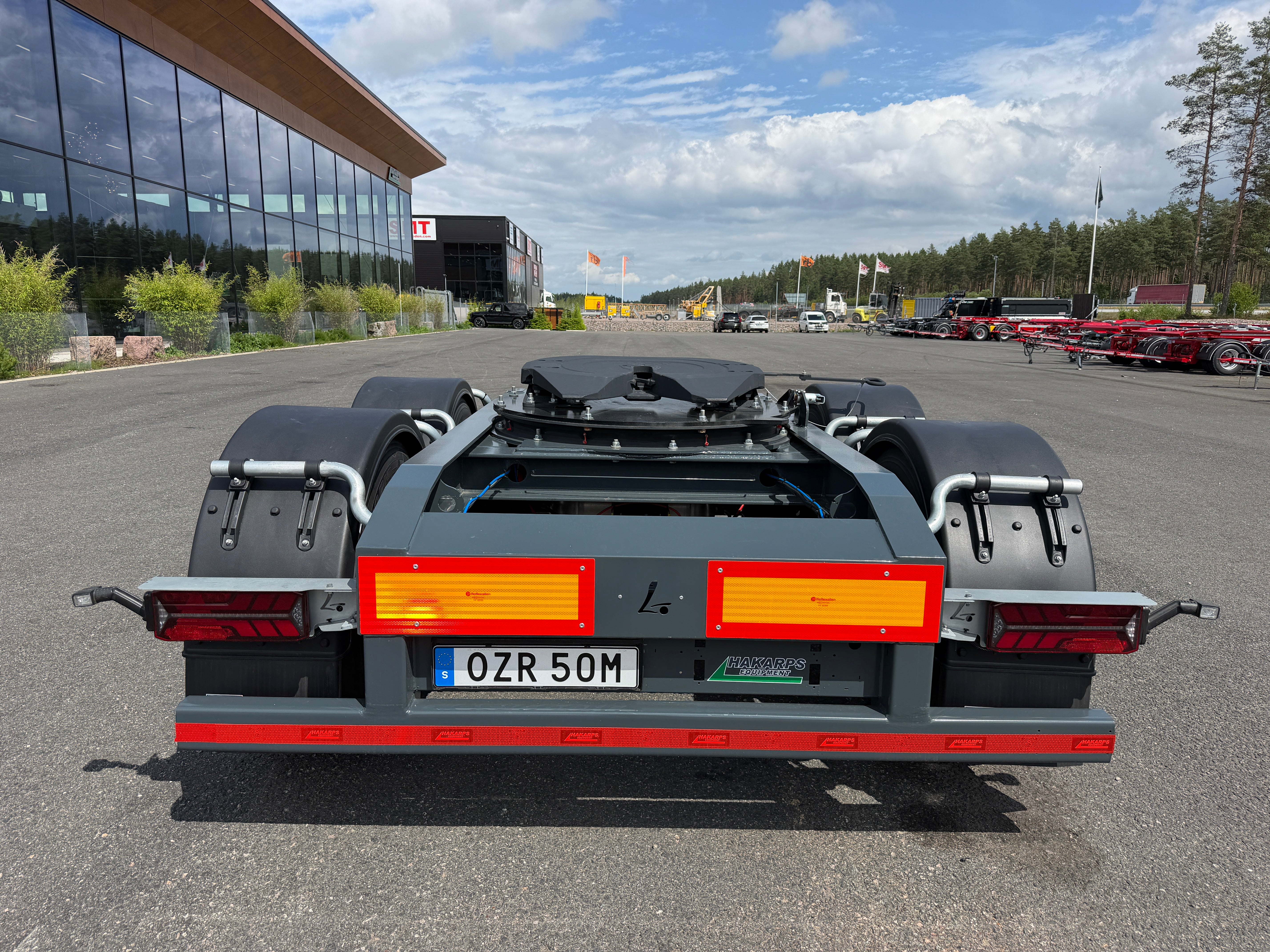 Hakarps - LECI TRAILER  2 axlad dolly med supersingel hjul