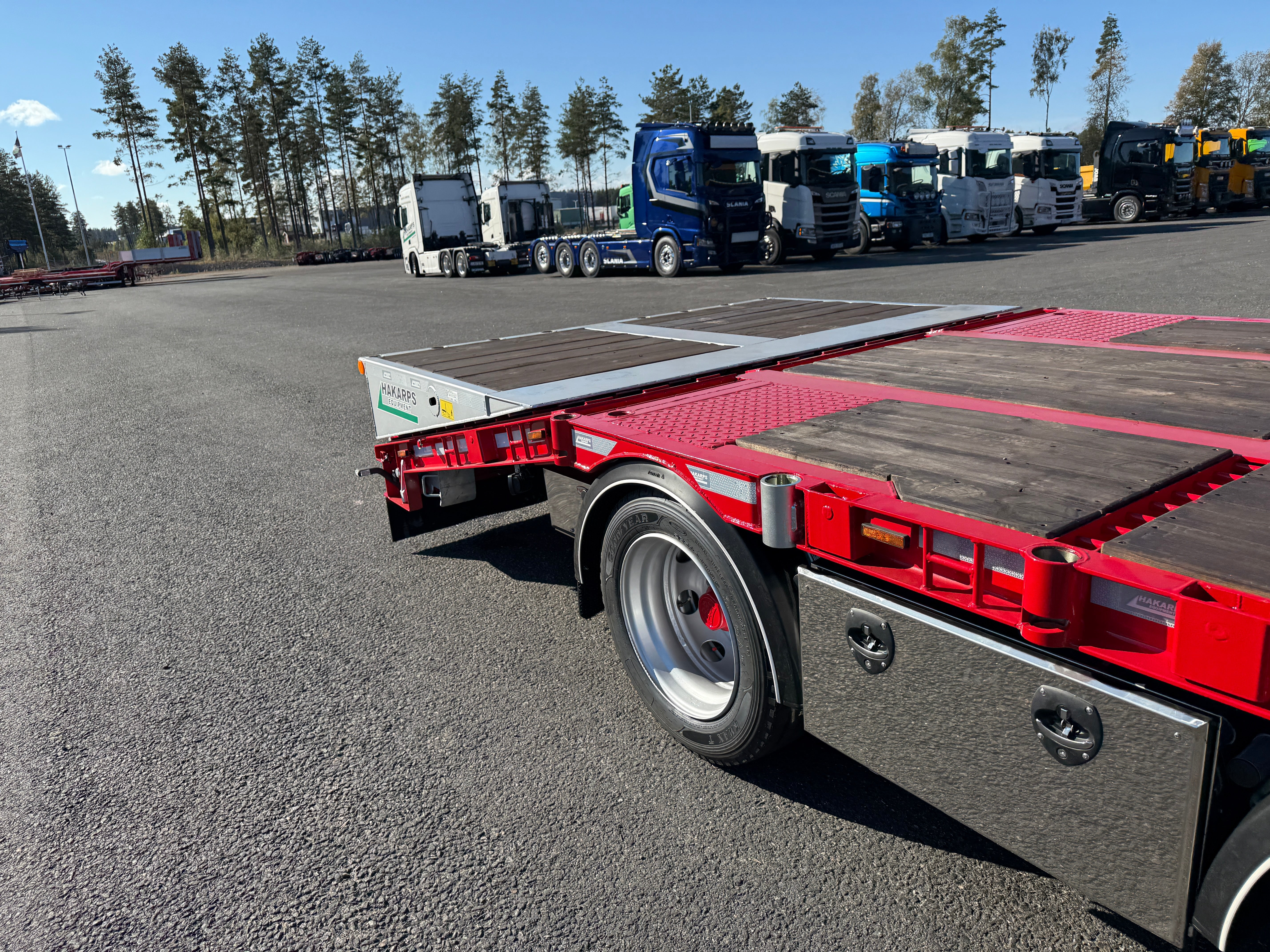 4 axlad 38 tons bodvagn 910mm hög, 10.500mm flakyta