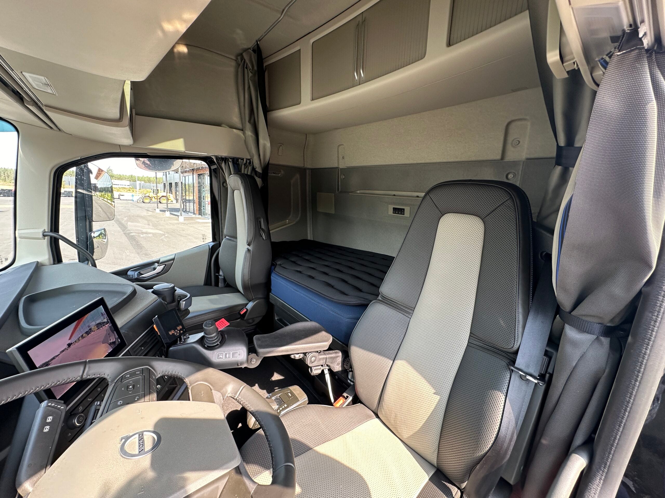 Volvo FH540 Tridem lastväxlare fullt plogutrustad