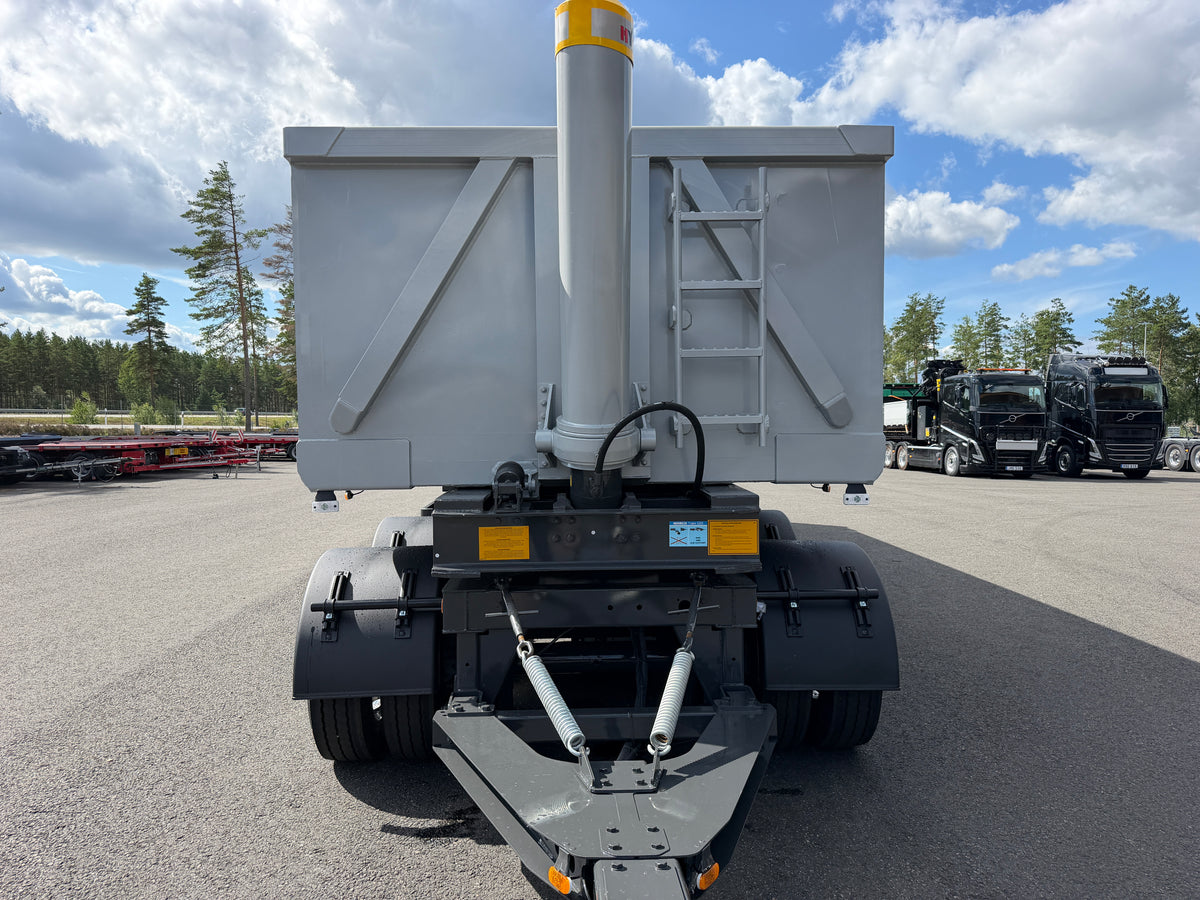 Benalu 5 axlad 42 tons tippvagn med dubbelmontage