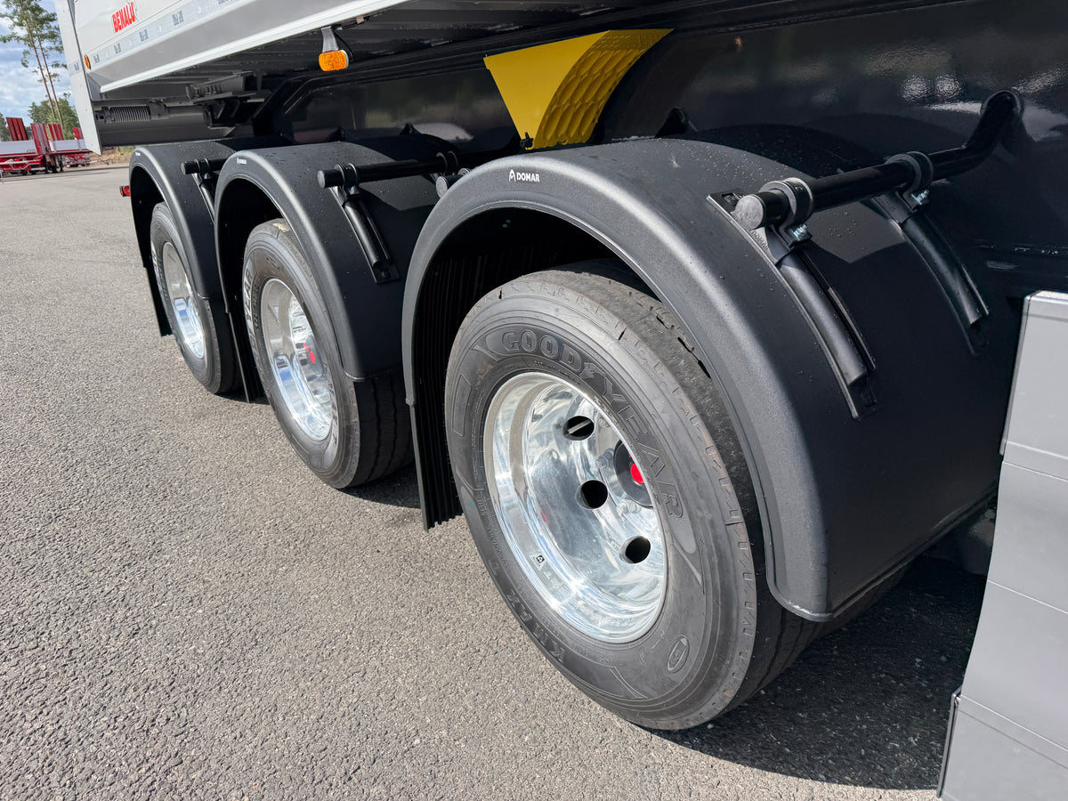 Benalu 5 axlad 42 tons tippvagn med dubbelmontage