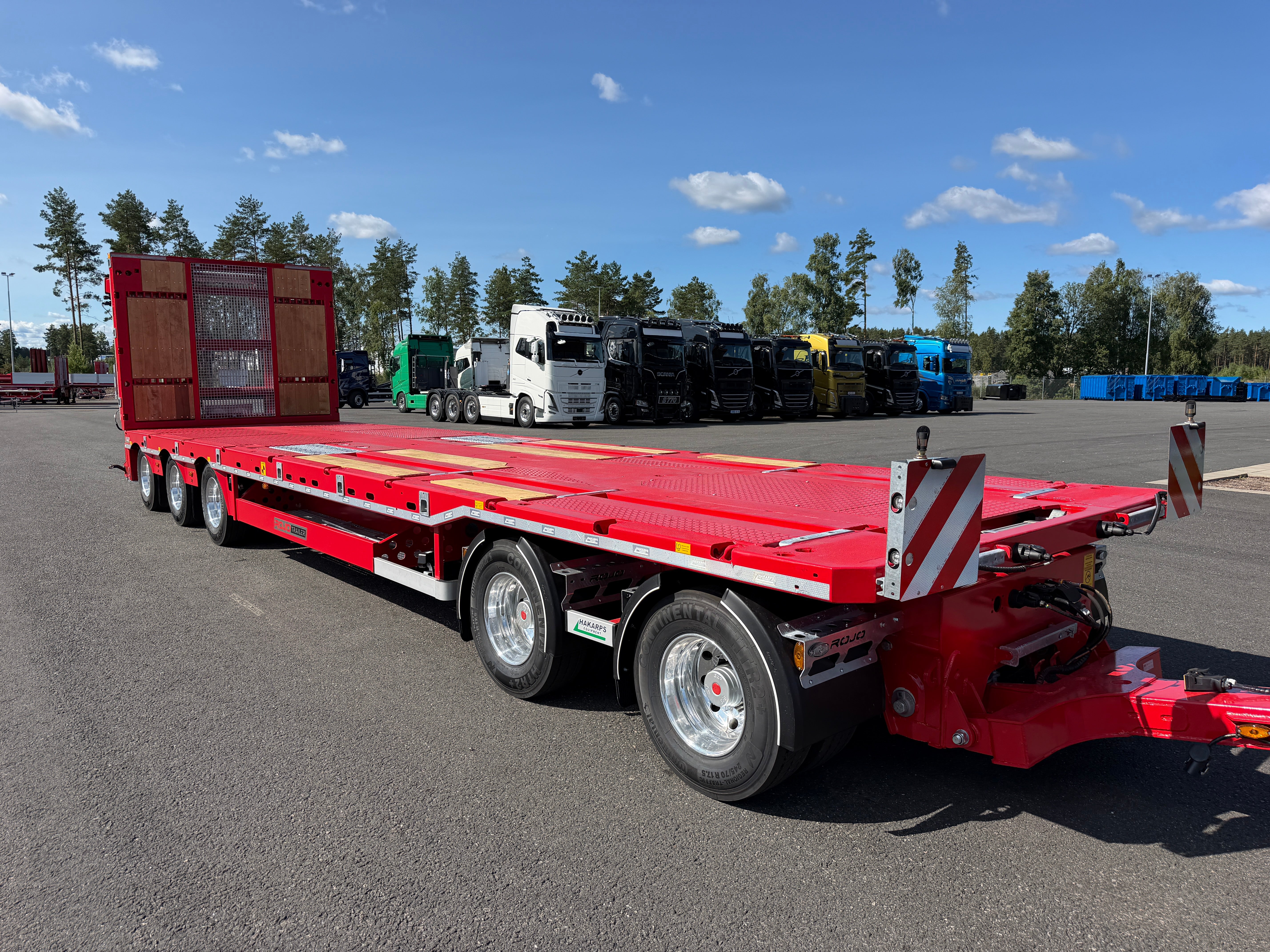 5 axlad 42 tons plan maskinvagn med uppvikbar ramp