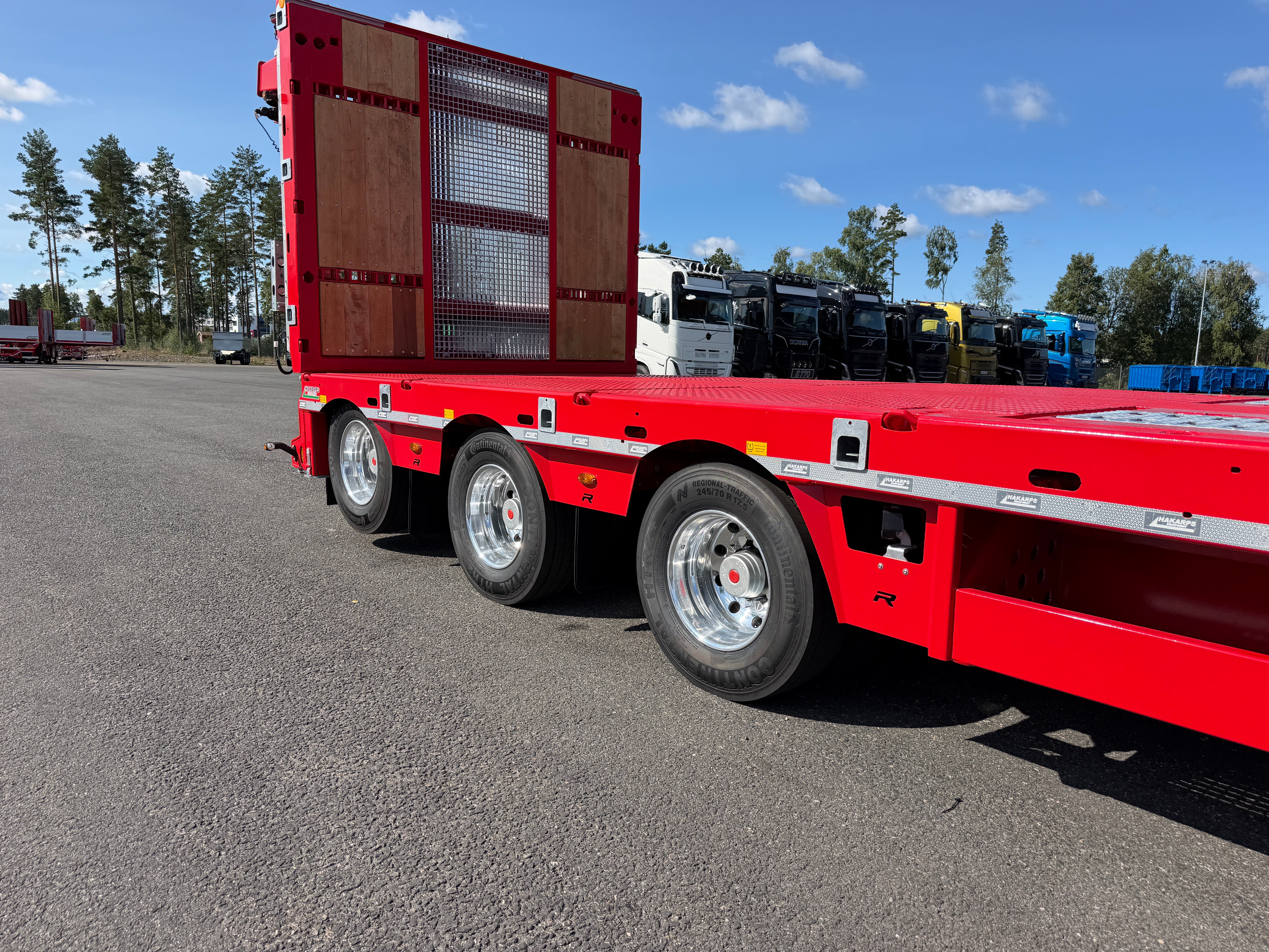 5 axlad 42 tons plan maskinvagn med uppvikbar ramp