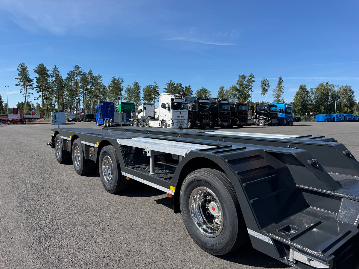 4 axlad ROJO maskintrailer avbröstningsbar svanhals med trumbon