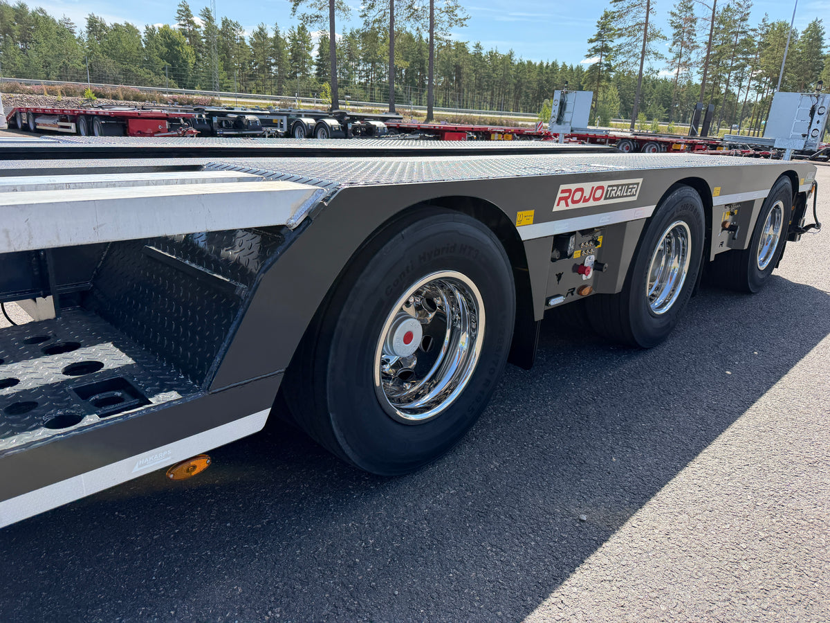 4 axlad ROJO maskintrailer avbröstningsbar svanhals med trumbon