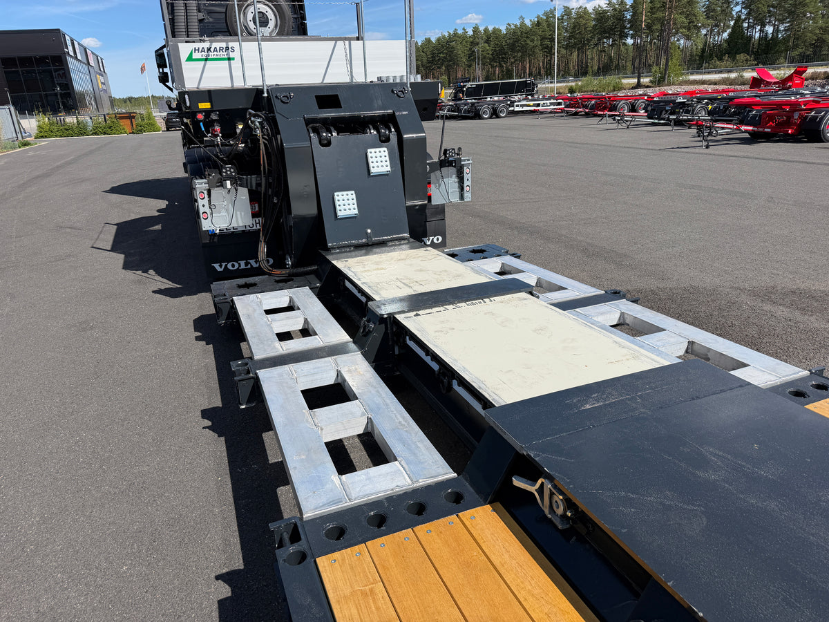 4 axlad ROJO maskintrailer avbröstningsbar svanhals med trumbon
