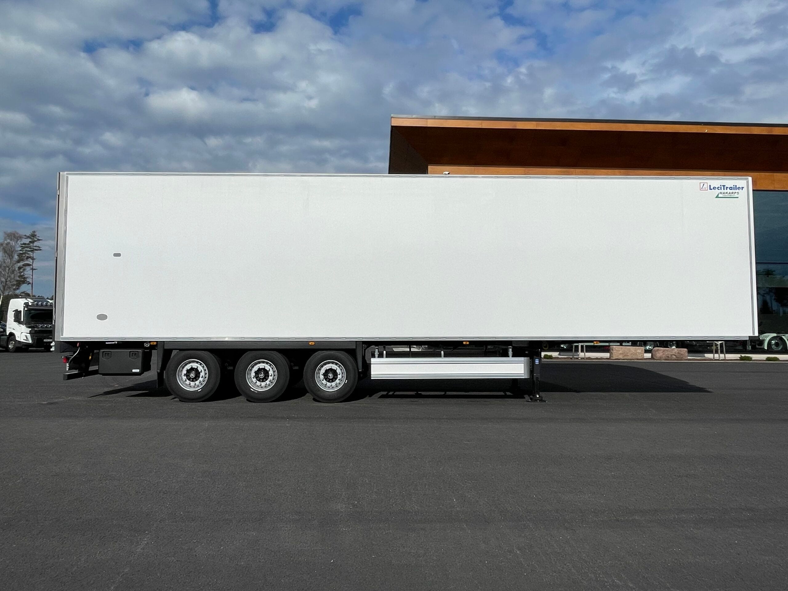 LECI Trailer - Frystrailer inrikes dubbla lastplan