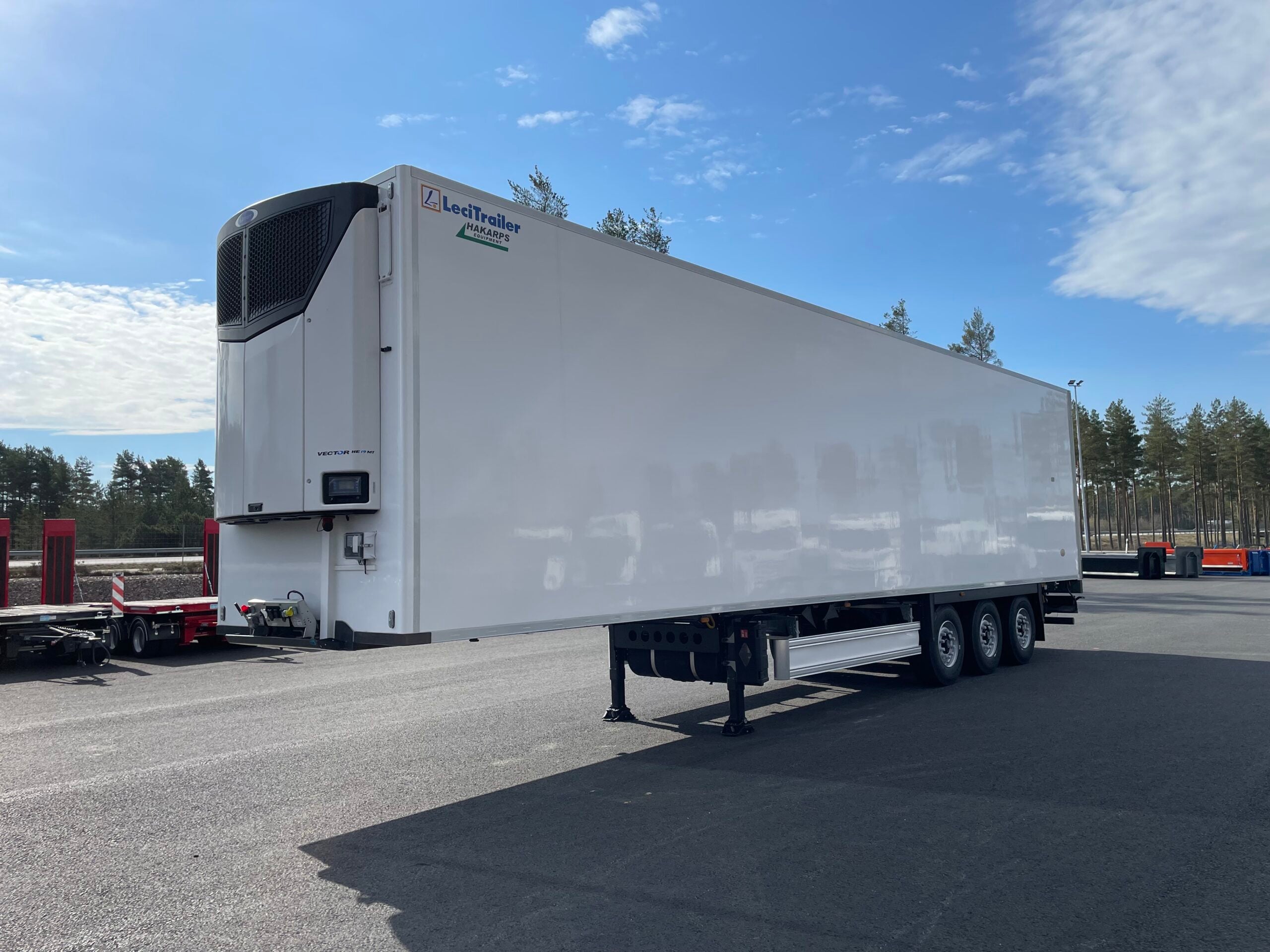 LECI Trailer - Frystrailer inrikes dubbla lastplan