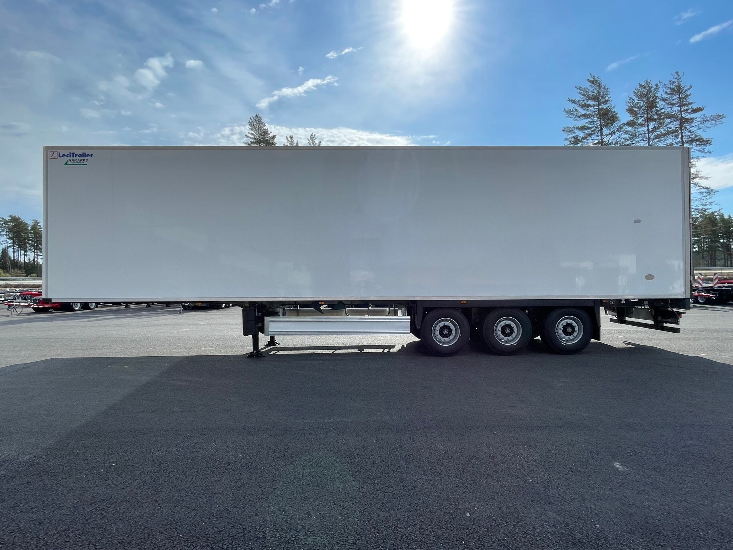 LECI Trailer - Frystrailer inrikes dubbla lastplan
