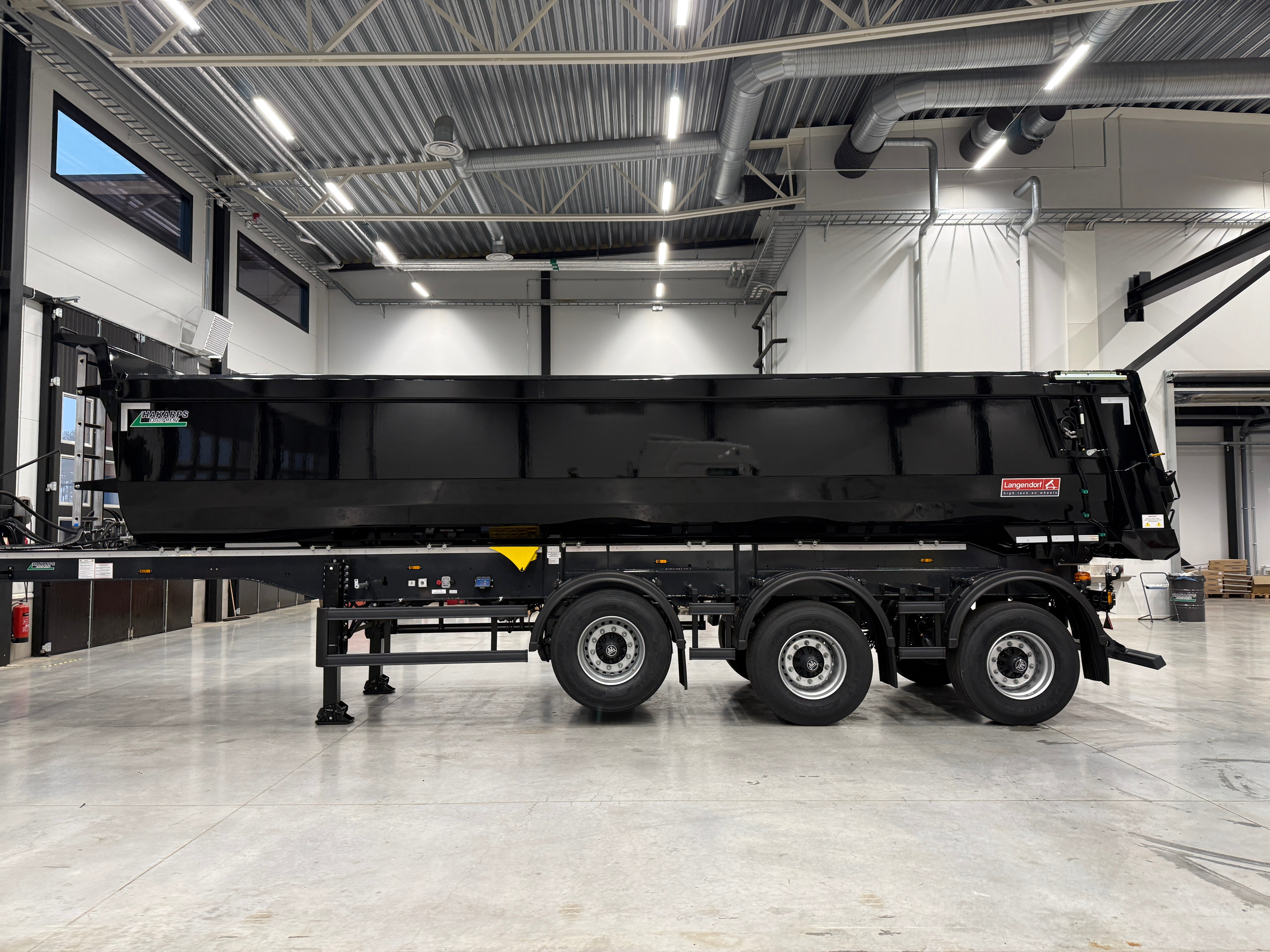 3 axlad Langendorf - Tipptrailer med skjutbar sista axel