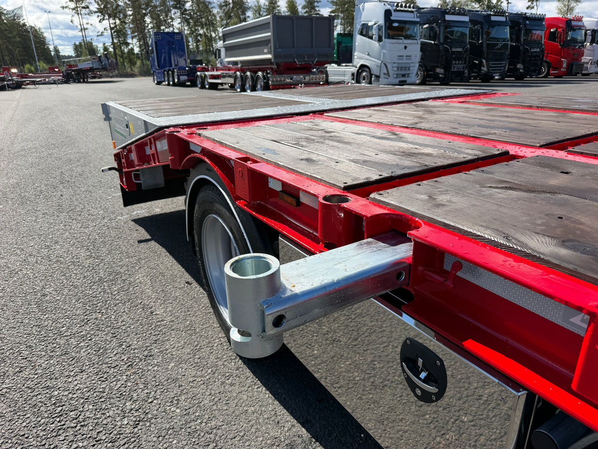 4 axlad 38 tons bodvagn 920mm hög, 10.500mm flakyta