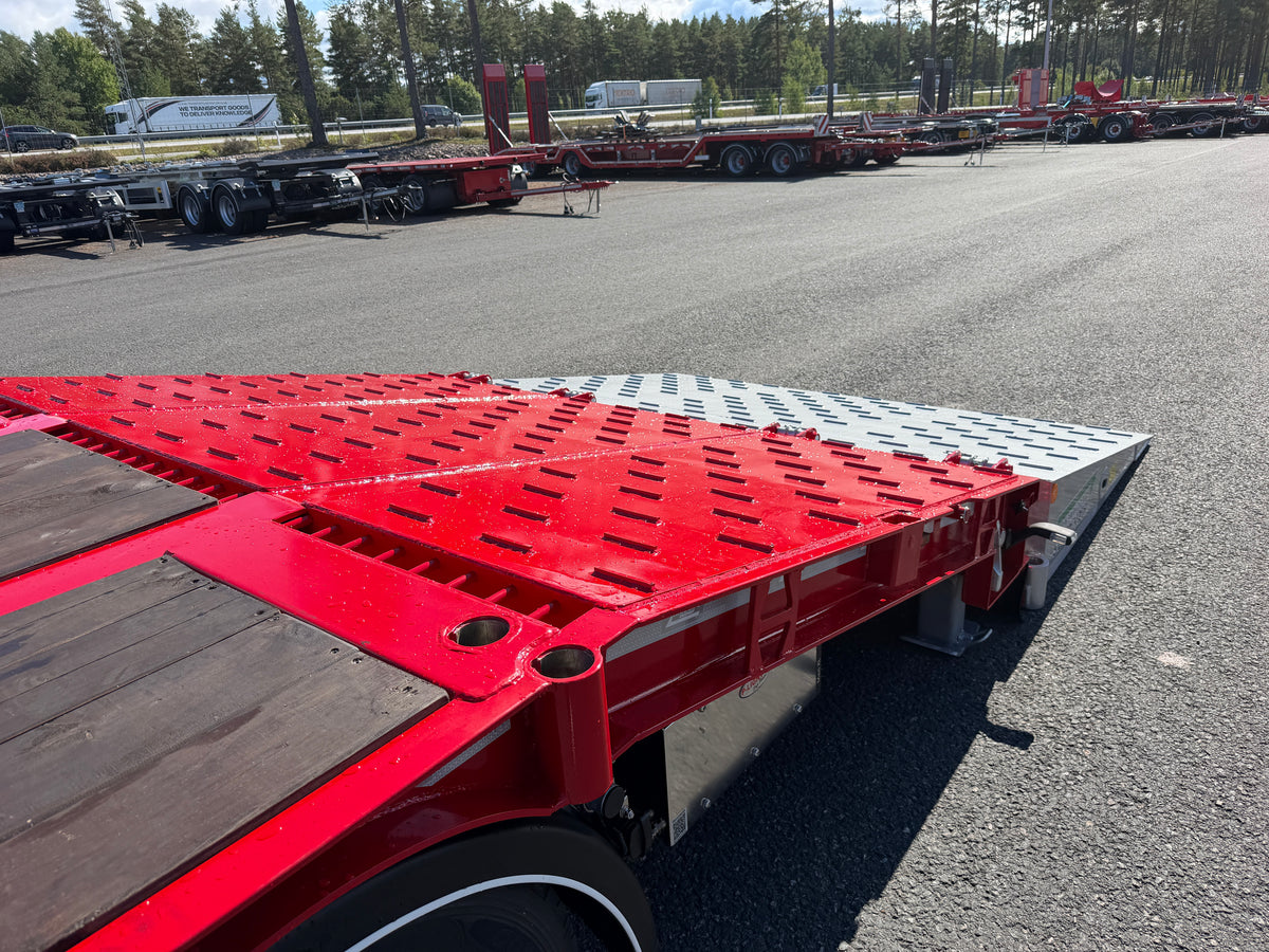 4 axlad 38 tons bodvagn 920mm hög, 10.500mm flakyta