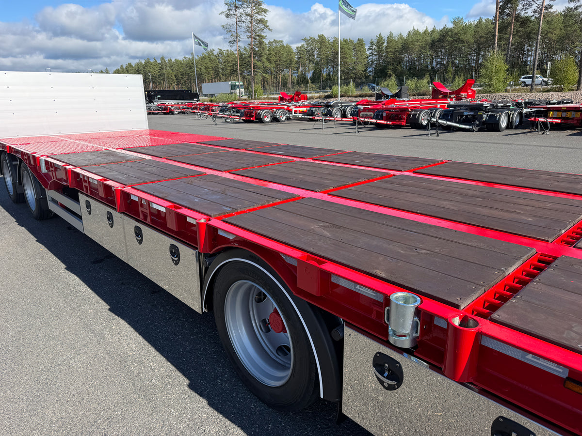 4 axlad 38 tons bodvagn 920mm hög, 10.500mm flakyta