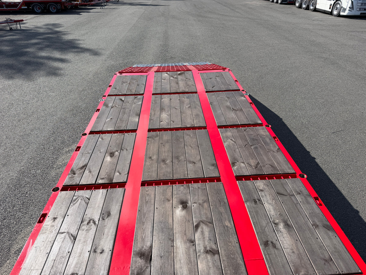 4 axlad 38 tons bodvagn 920mm hög, 10.500mm flakyta