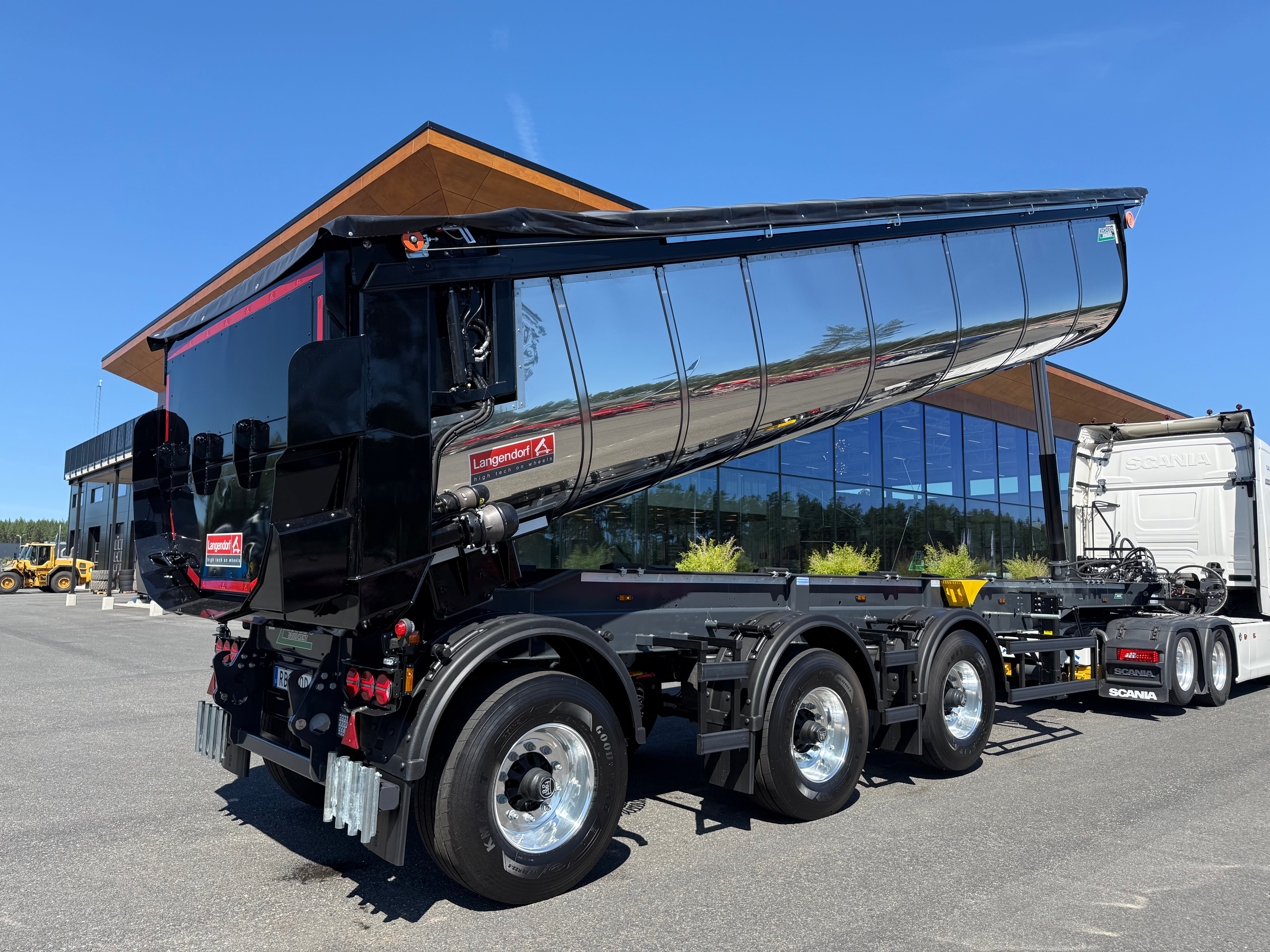 3 axlad Langendorf - Asfaltstrailer med skjutbar sista axel