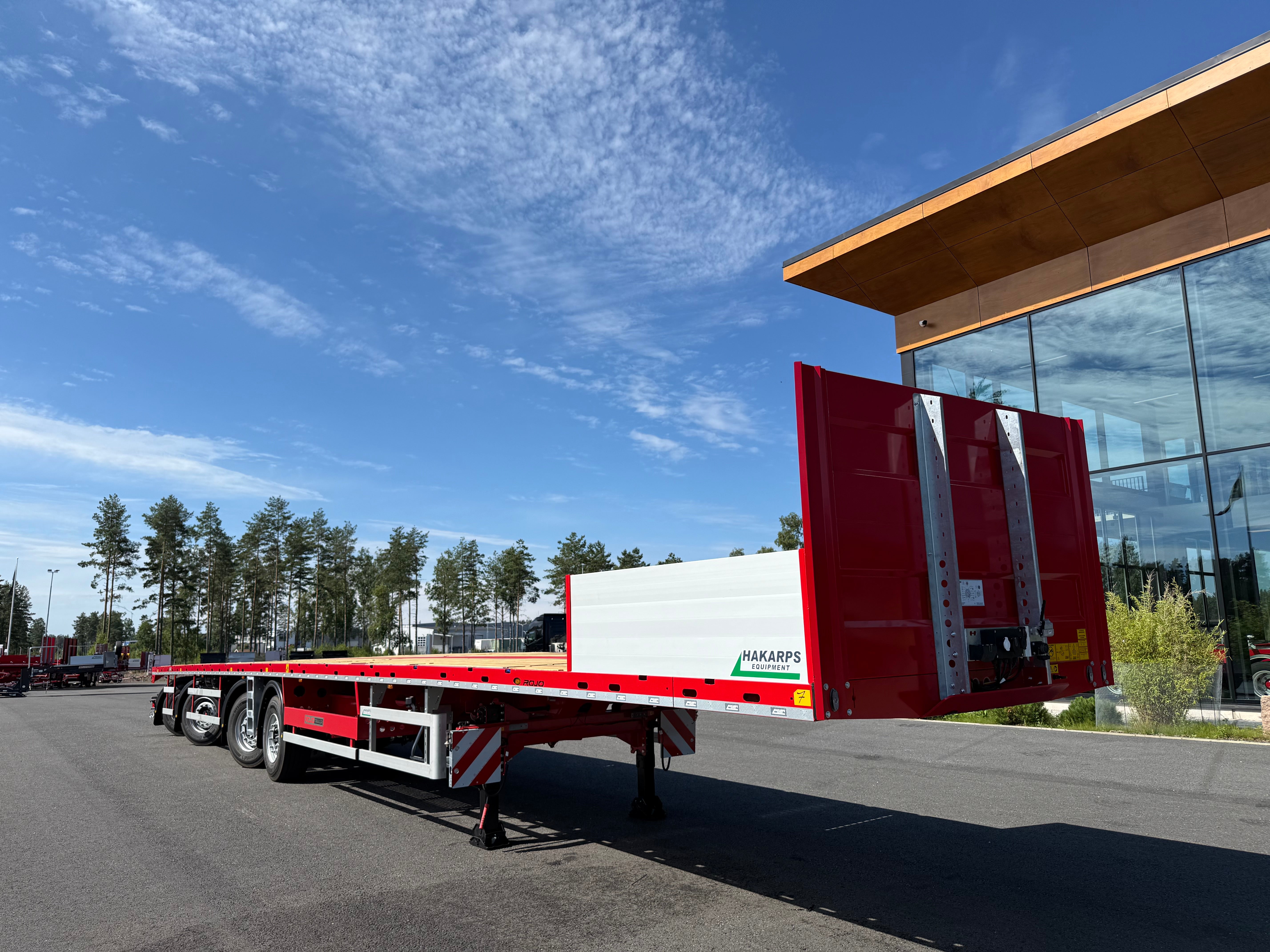 Hakarps - ROJO 4 axlad 18,5m rak trailer, styrning axl 2,3,4