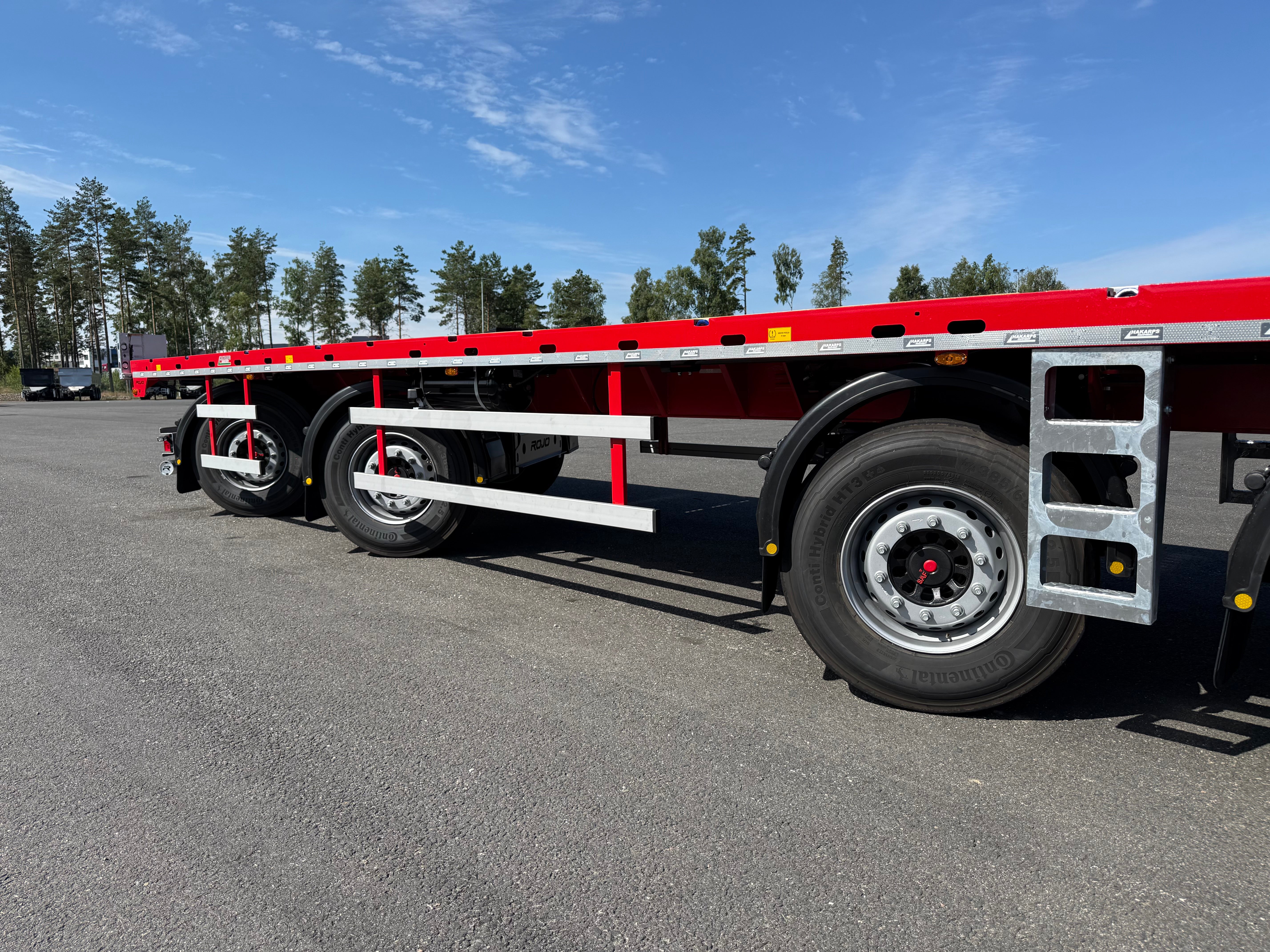 Hakarps - ROJO 4 axlad 18,5m rak trailer, styrning axl 2,3,4