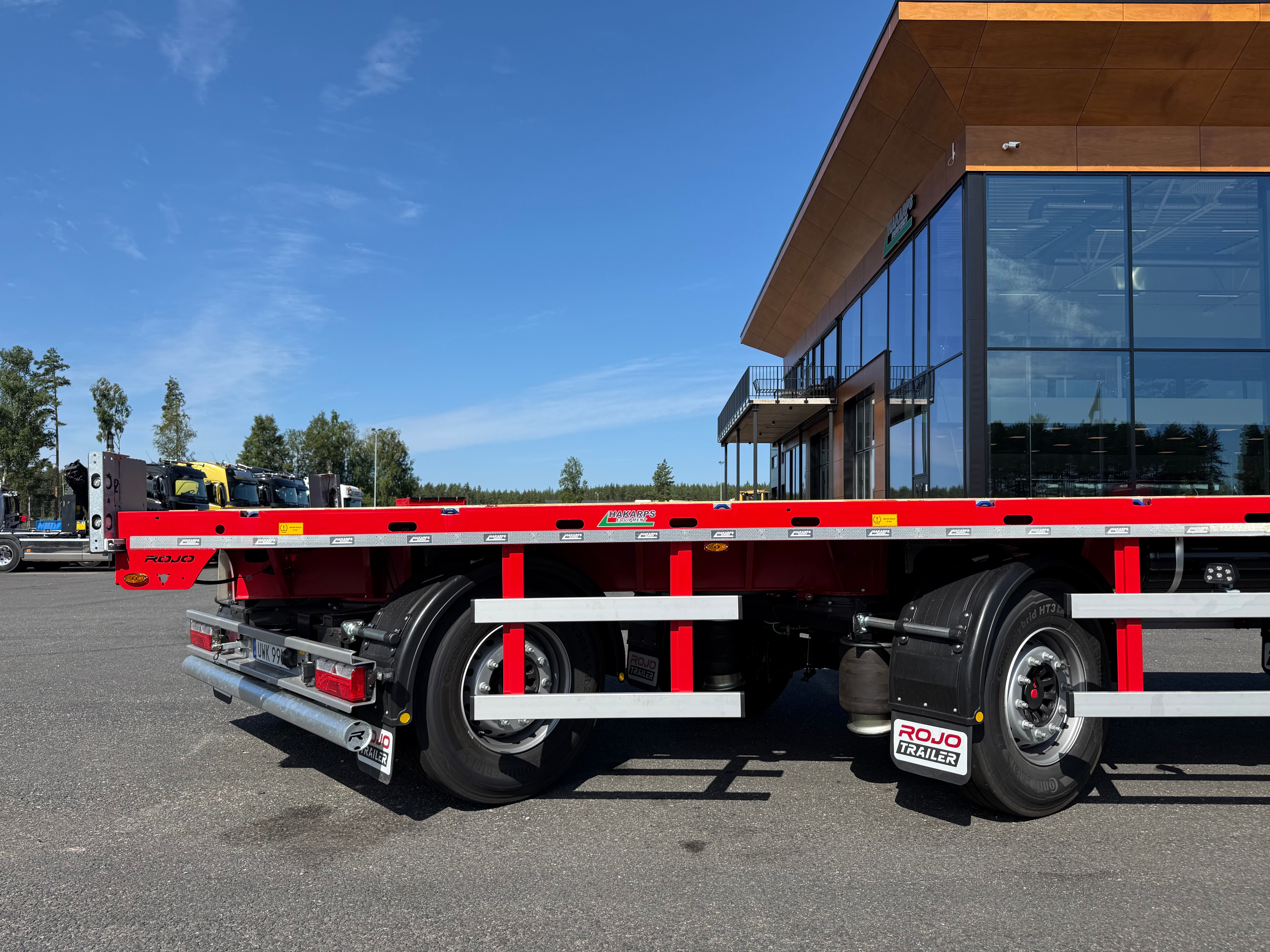 Hakarps - ROJO 4 axlad 18,5m rak trailer, styrning axl 2,3,4