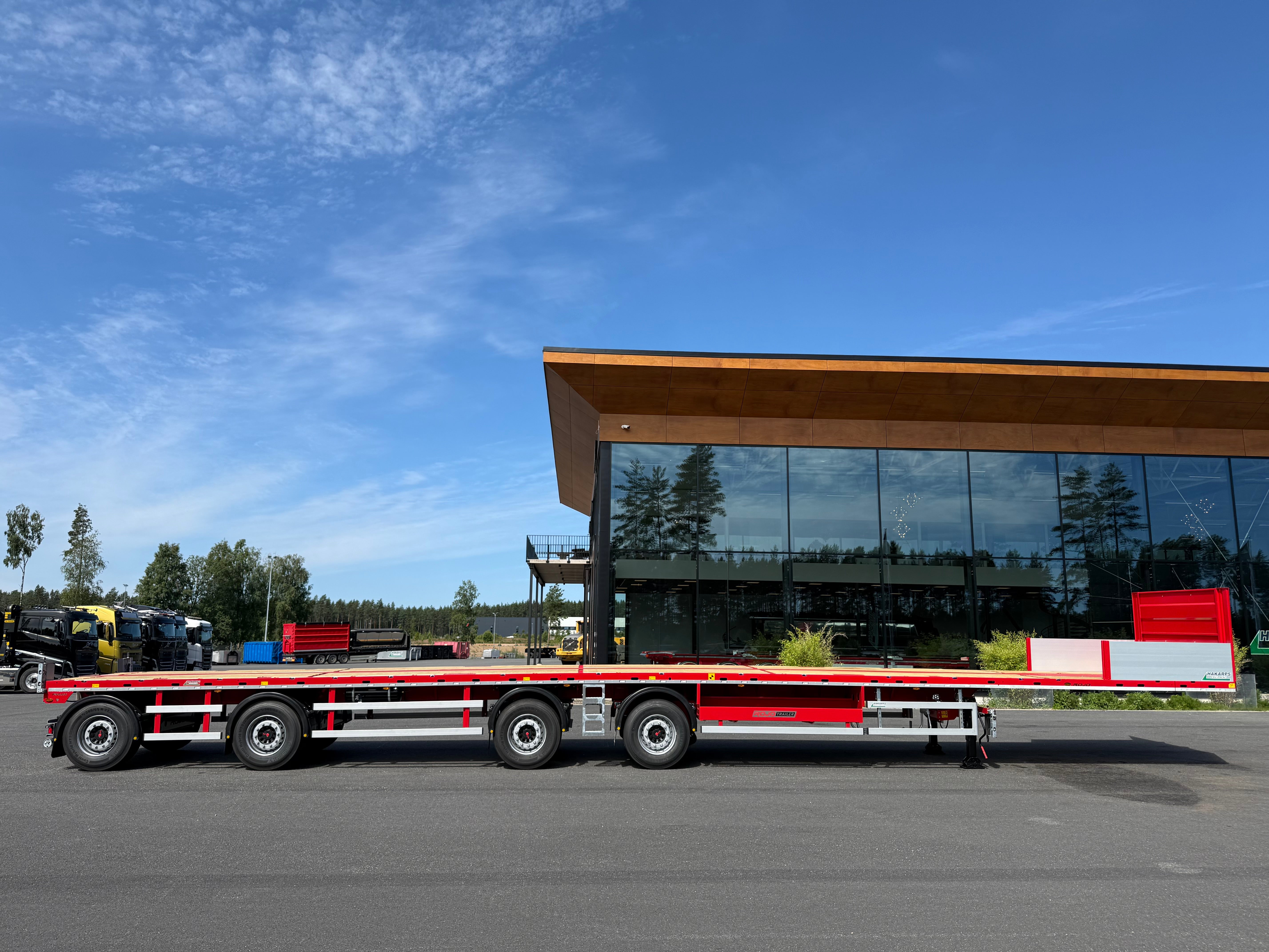 Hakarps - ROJO 4 axlad 18,5m rak trailer, styrning axl 2,3,4