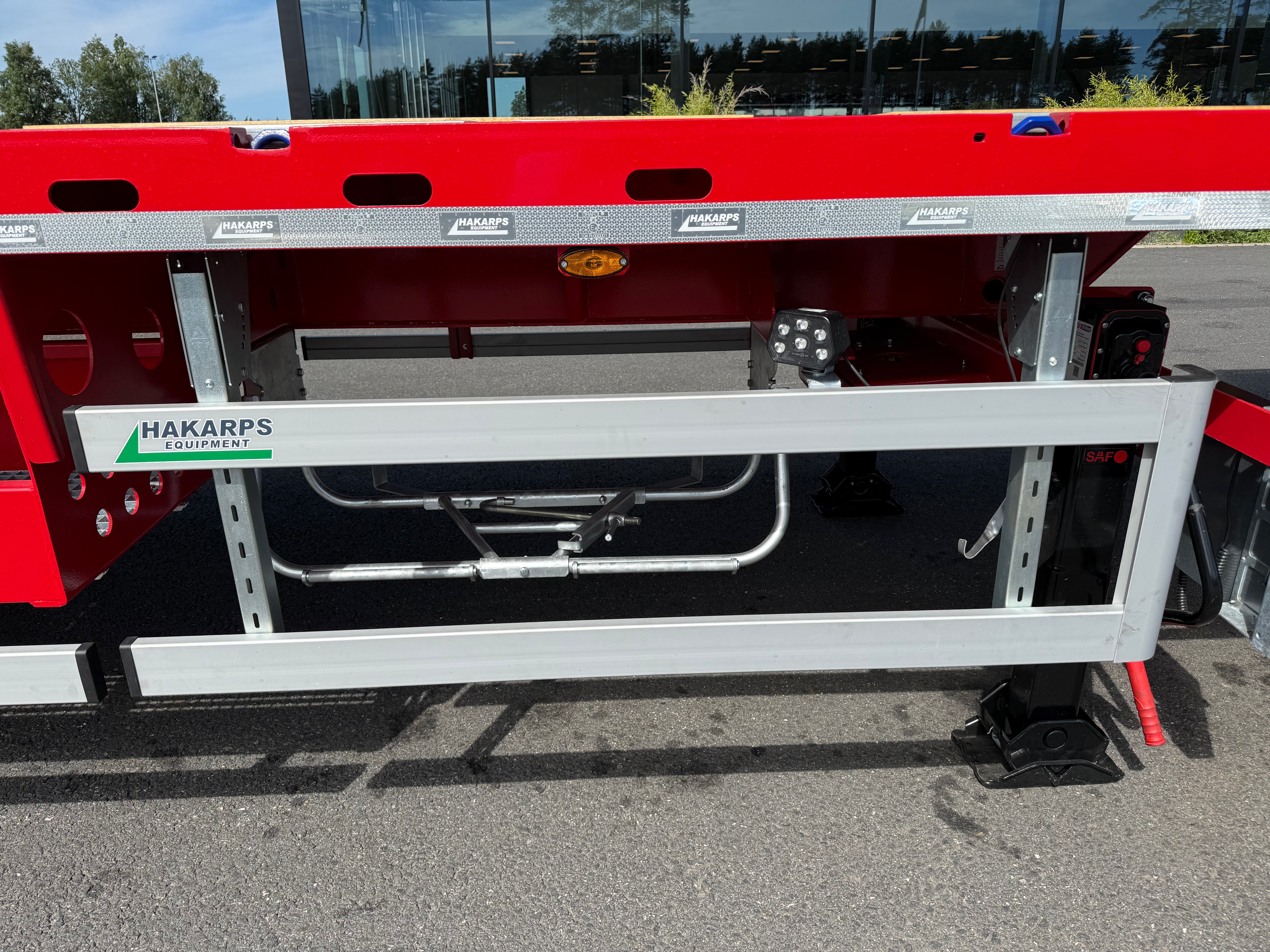 Hakarps - ROJO 4 axlad 18,5m rak trailer, styrning axl 2,3,4