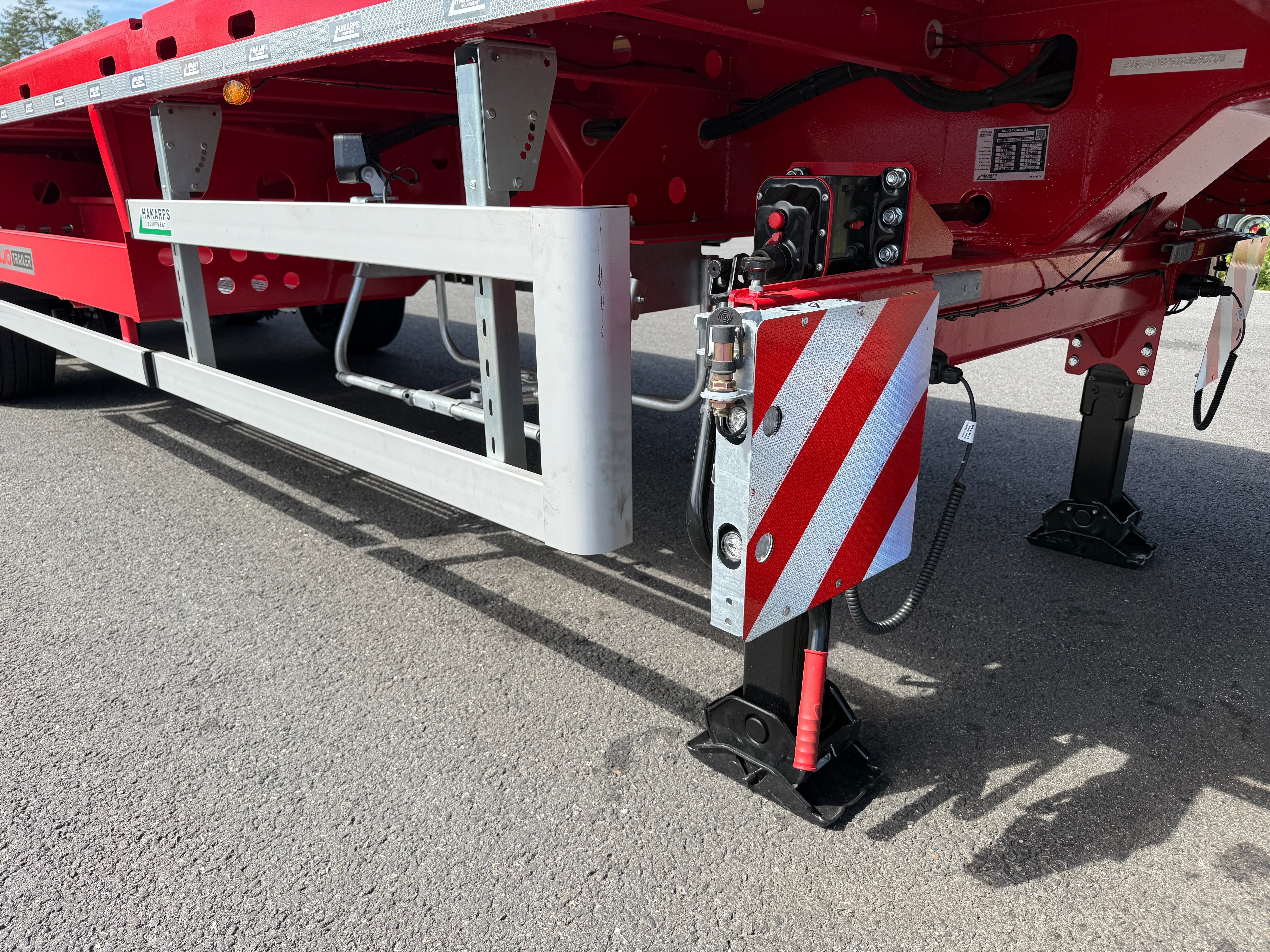 Hakarps - ROJO 4 axlad 18,5m rak trailer, styrning axl 2,3,4