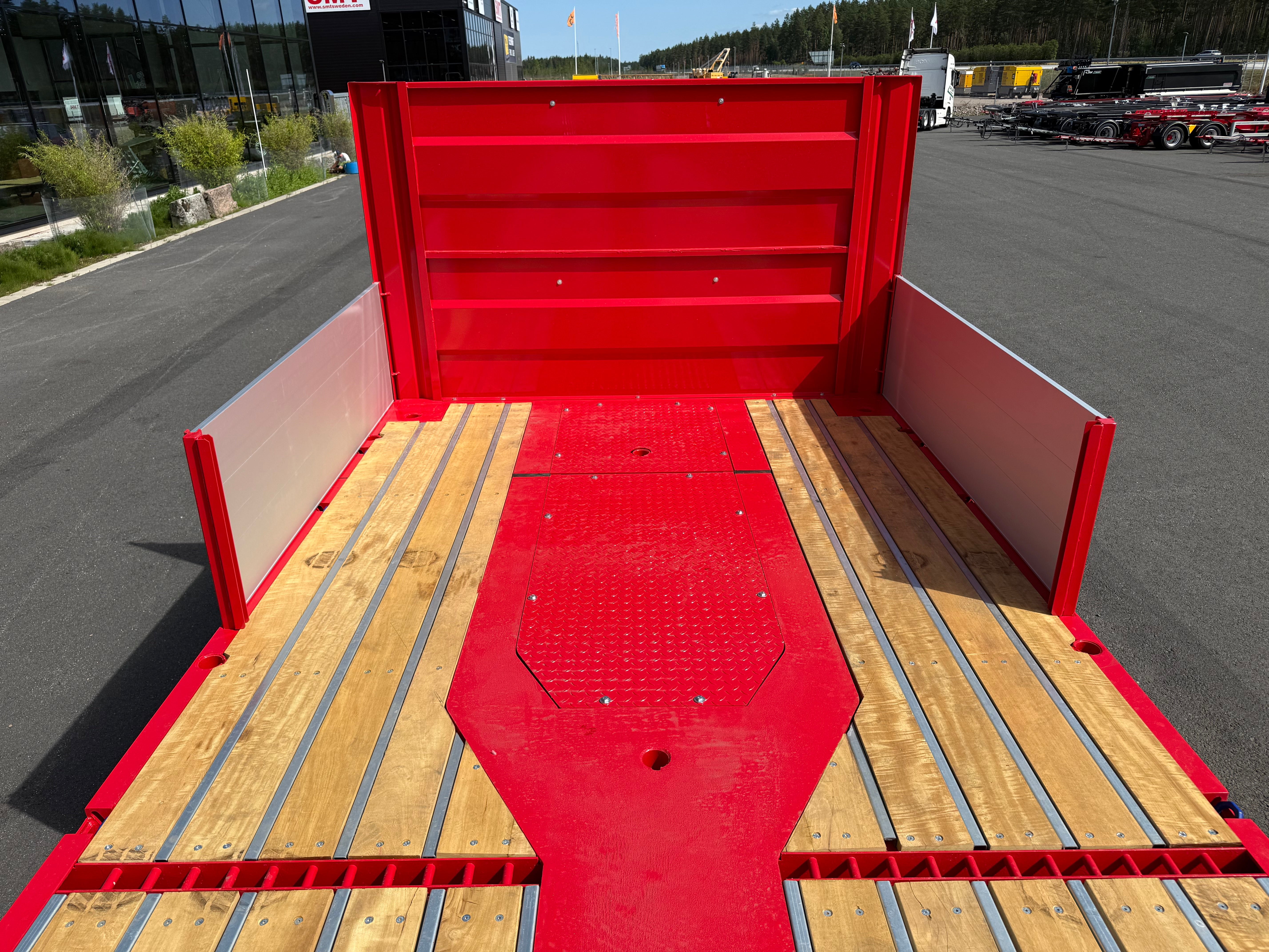 Hakarps - ROJO 4 axlad 18,5m rak trailer, styrning axl 2,3,4
