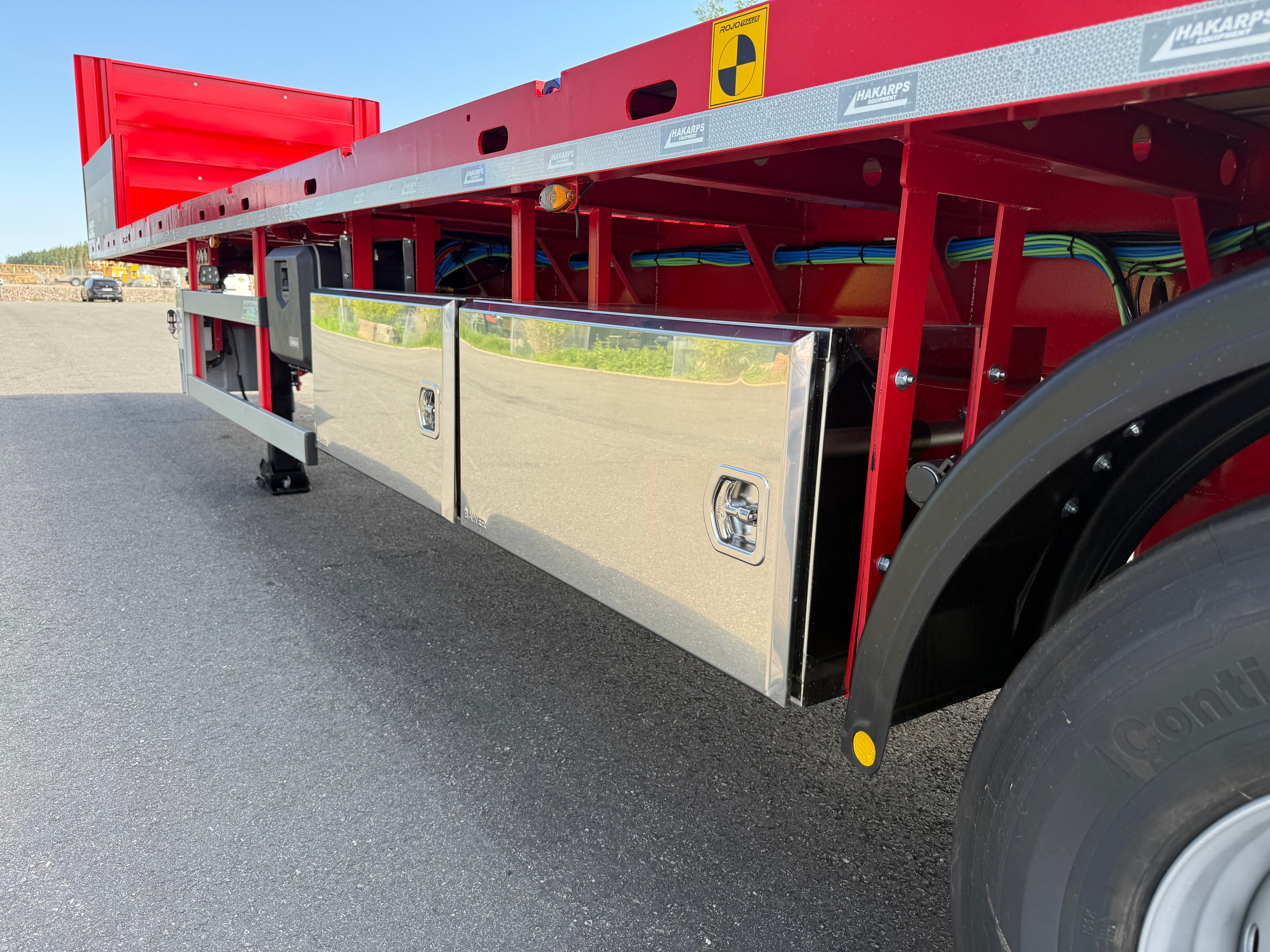 Hakarps - ROJO 4 axlad 18,5m rak trailer, styrning axl 2,3,4