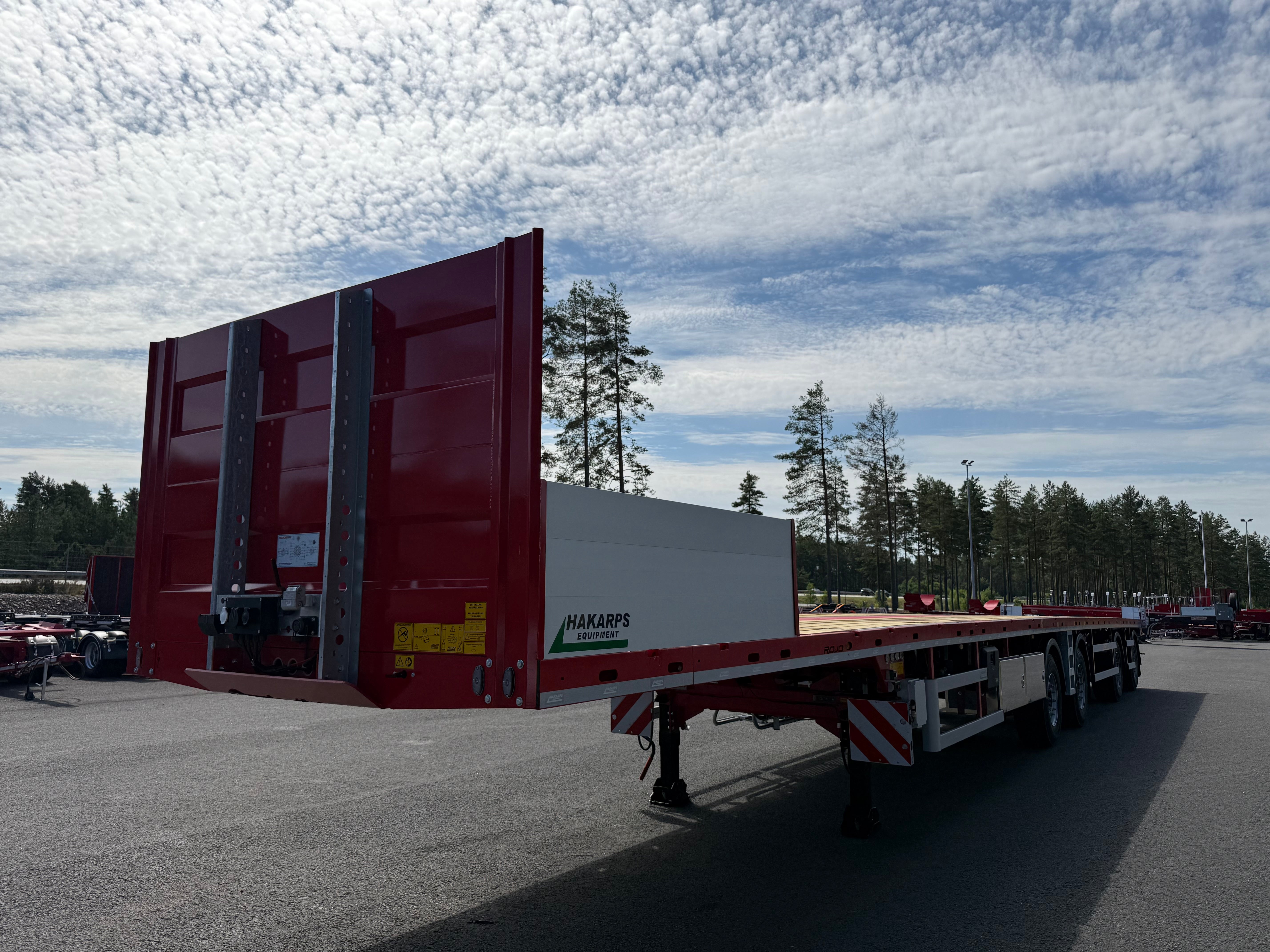 Hakarps - ROJO 4 axlad 18,5m rak trailer, styrning axl 2,3,4