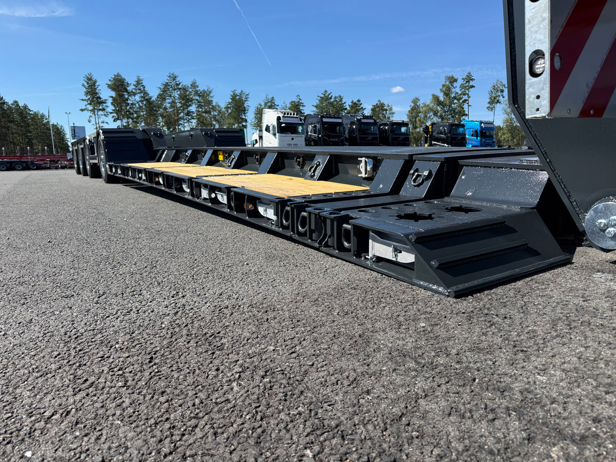 4 axlad ROJO maskintrailer avbröstningsbar svanhals med trumbon