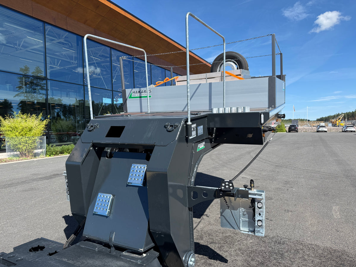 4 axlad ROJO maskintrailer avbröstningsbar svanhals med trumbon