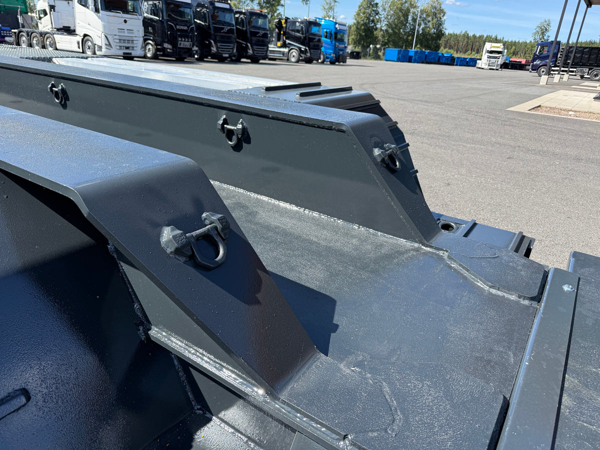 4 axlad ROJO maskintrailer avbröstningsbar svanhals med trumbon