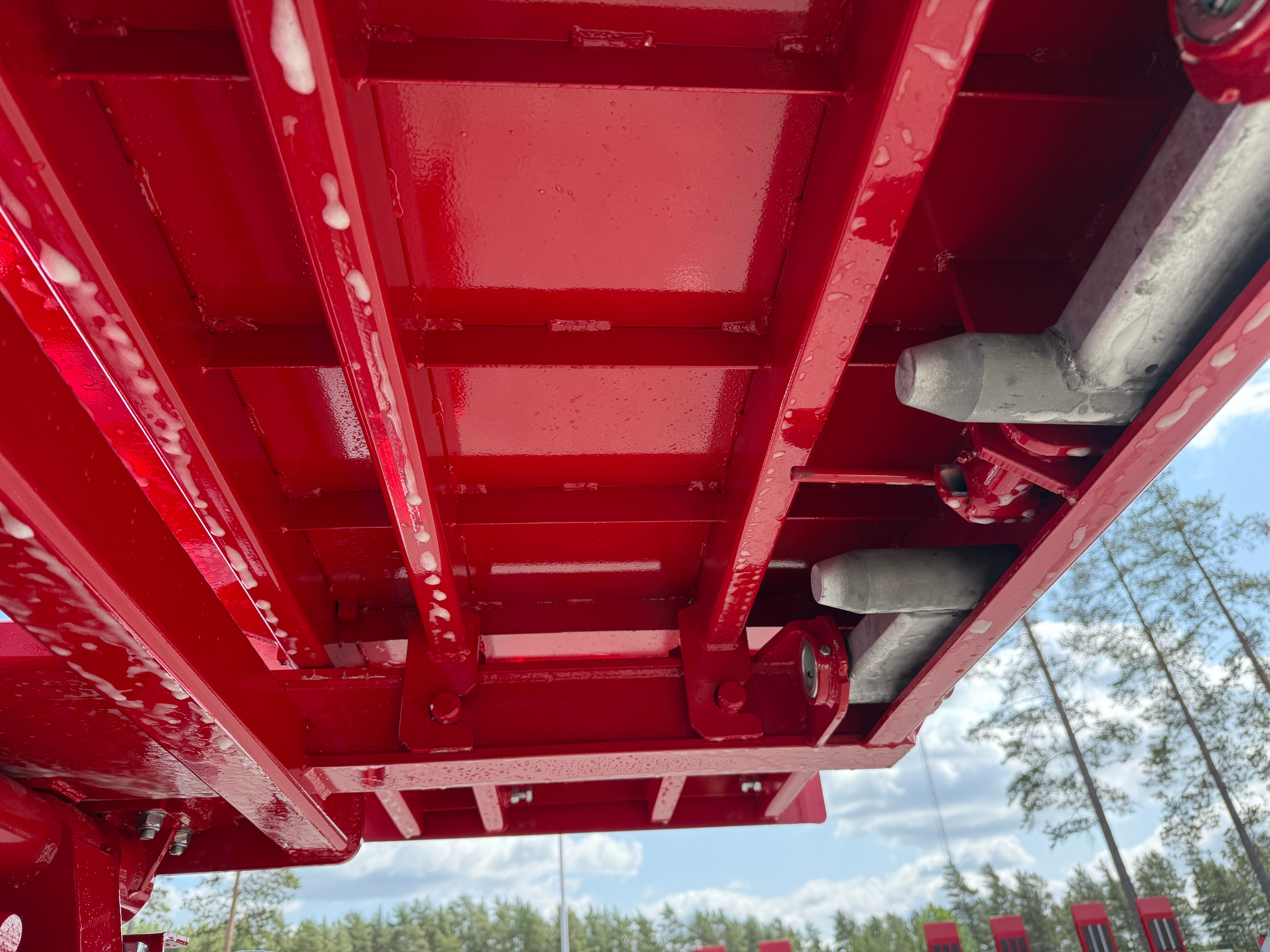 4 axlad 38 tons lastväxlarvagn med tipp, skjutbar boggie och flak