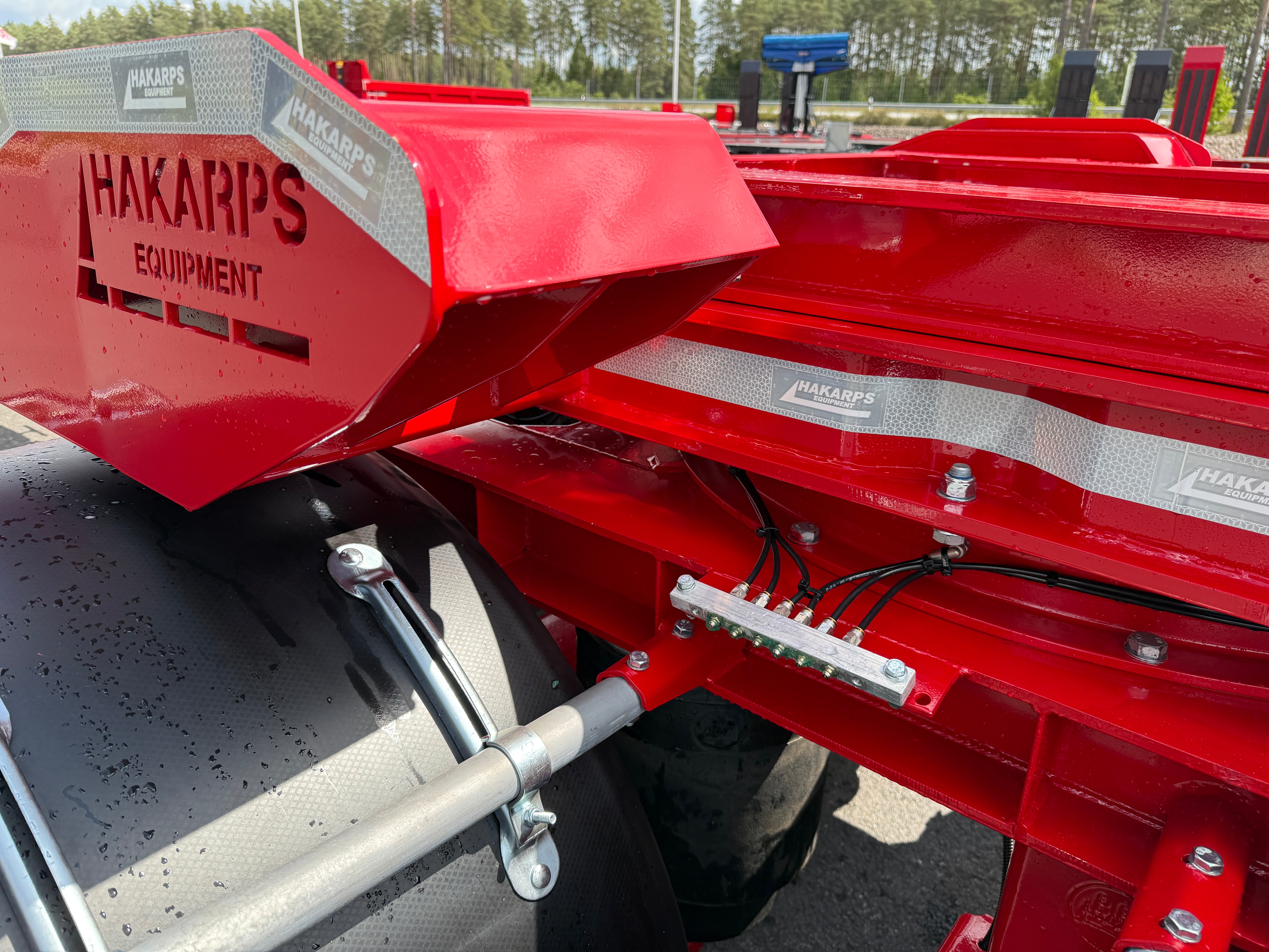 4 axlad 38 tons lastväxlarvagn med tipp, skjutbar boggie och flak