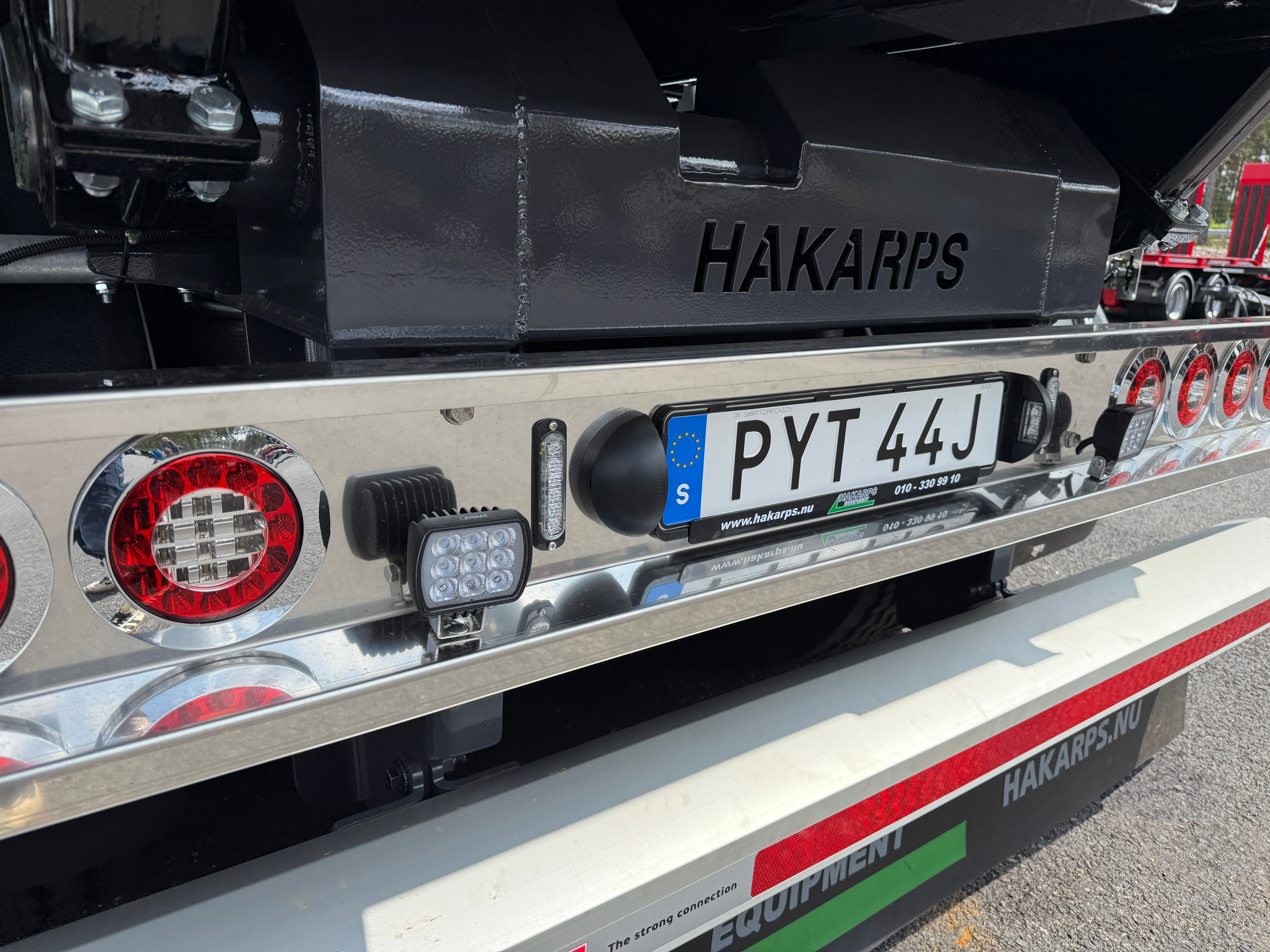 3 axlad 24 tons dumperkärra med dubbelmontage kort dragstång