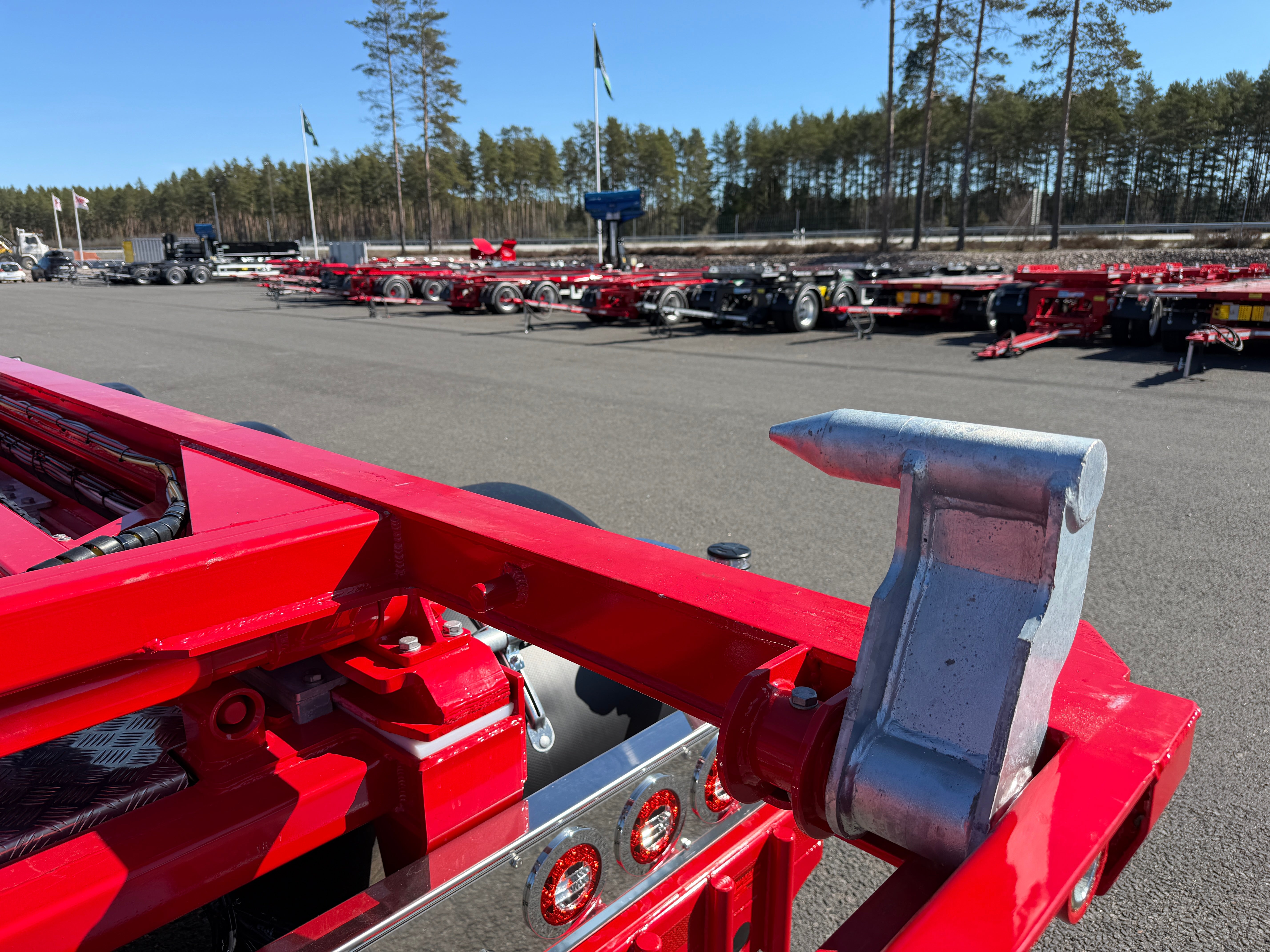 5 axlad 42 tons lastväxlarvagn med tipp, skjutbar boggie och flak